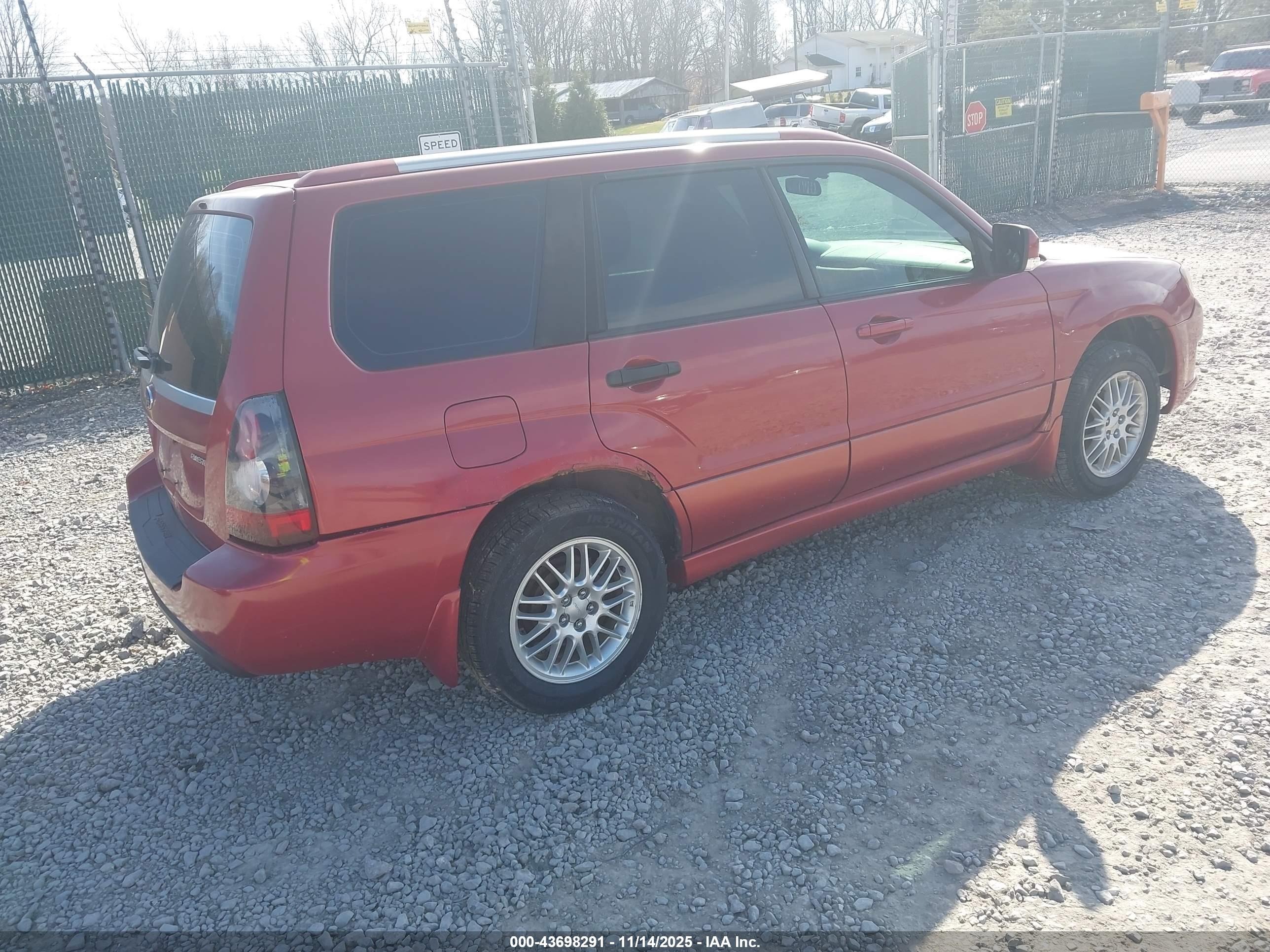 SUBARU FORESTER image 4