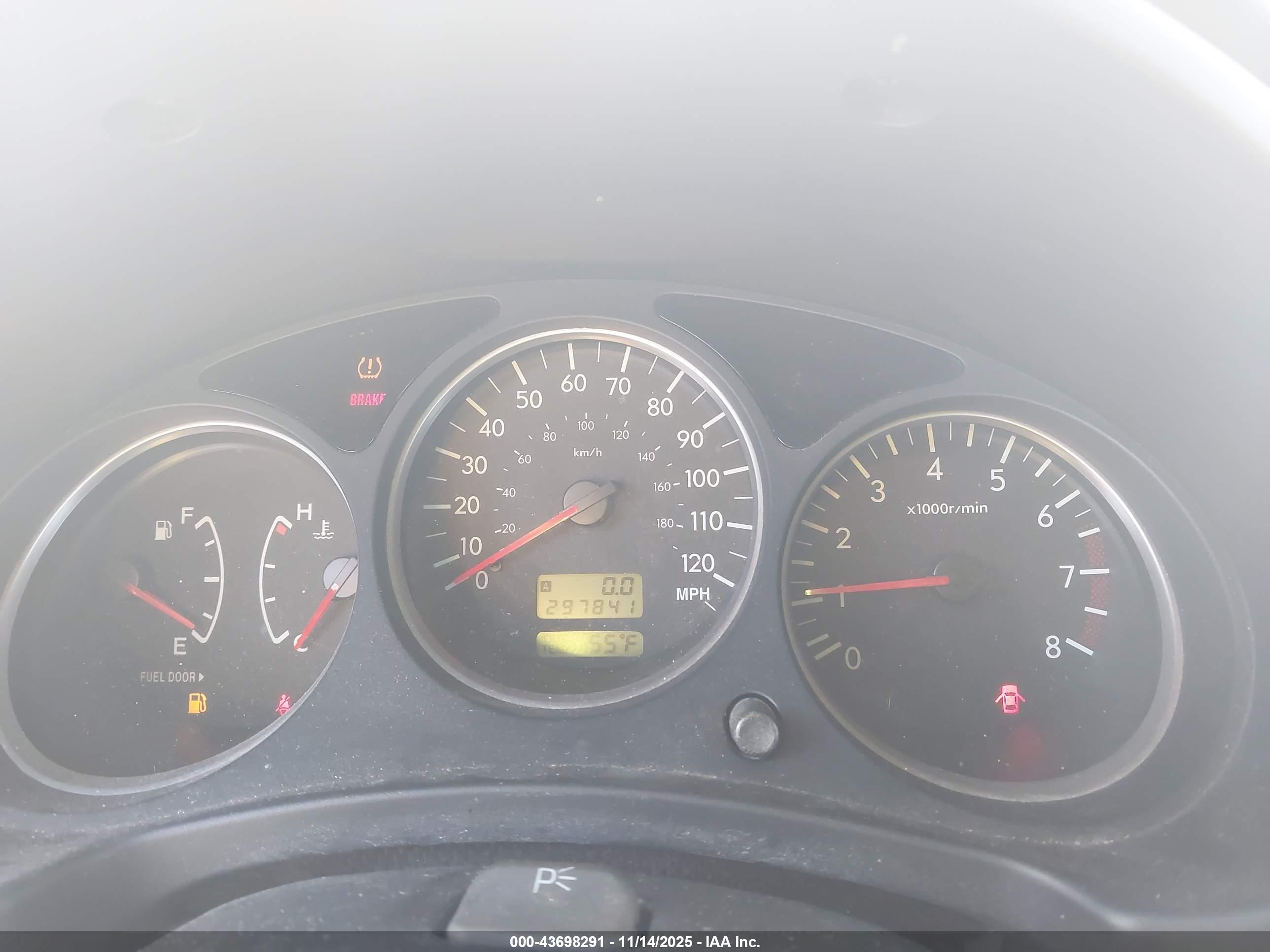 SUBARU FORESTER image 7
