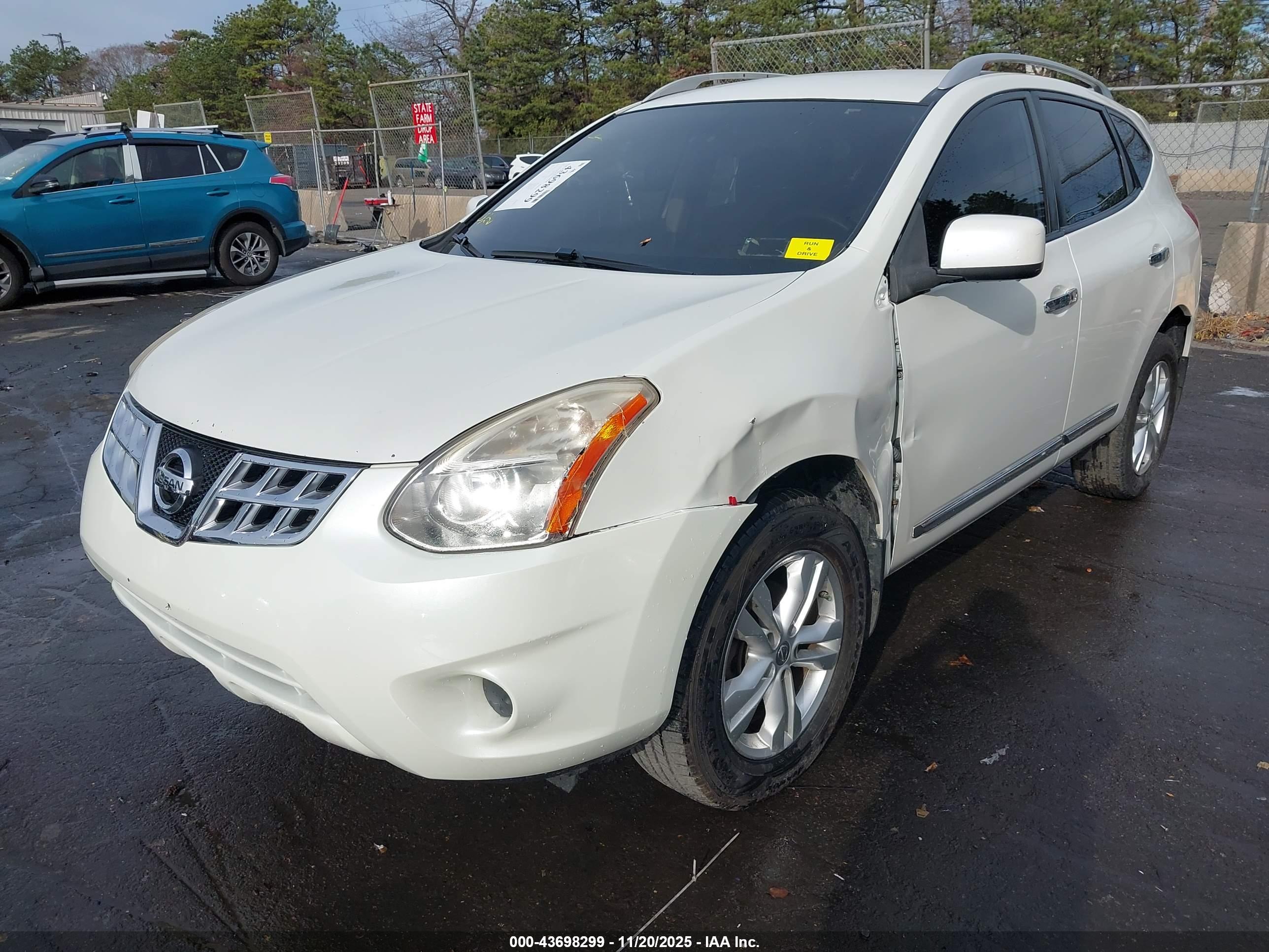 NISSAN ROGUE image 2