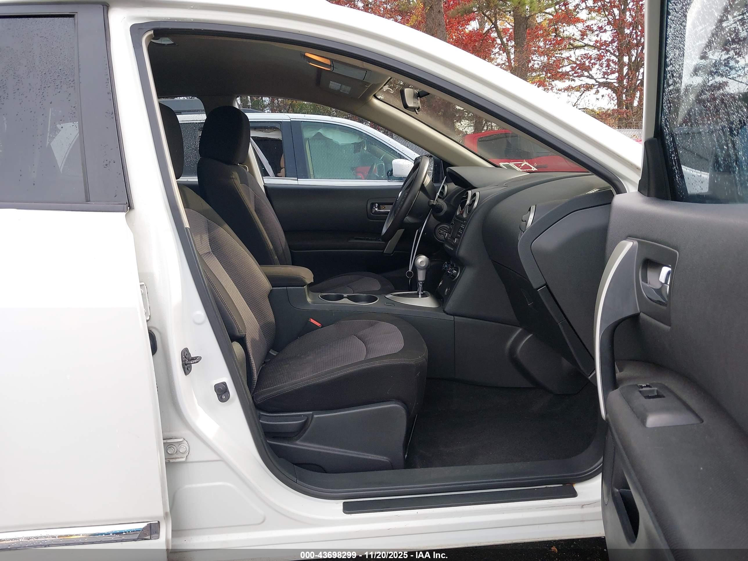NISSAN ROGUE image 5