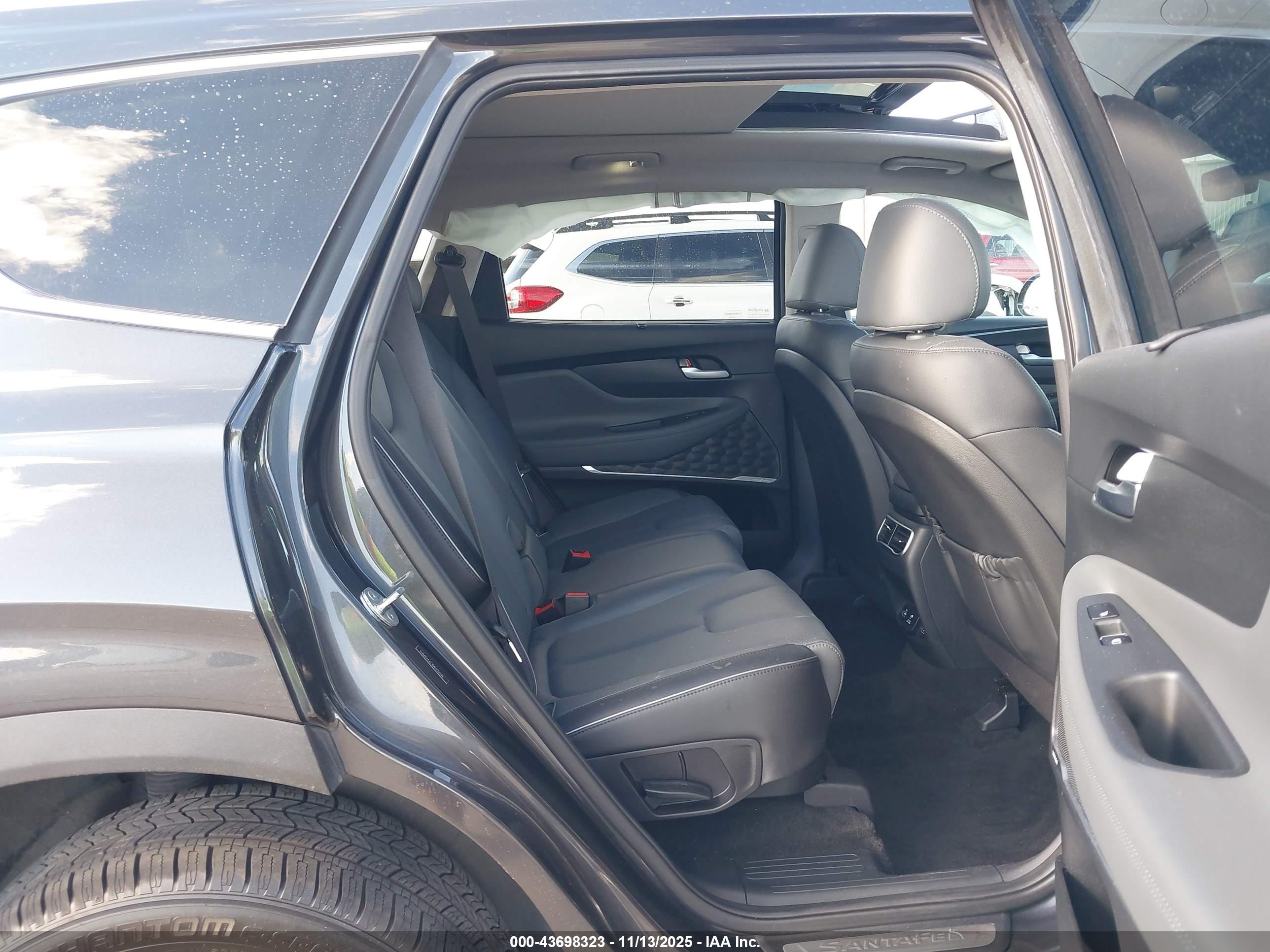 HYUNDAI SANTA image 8