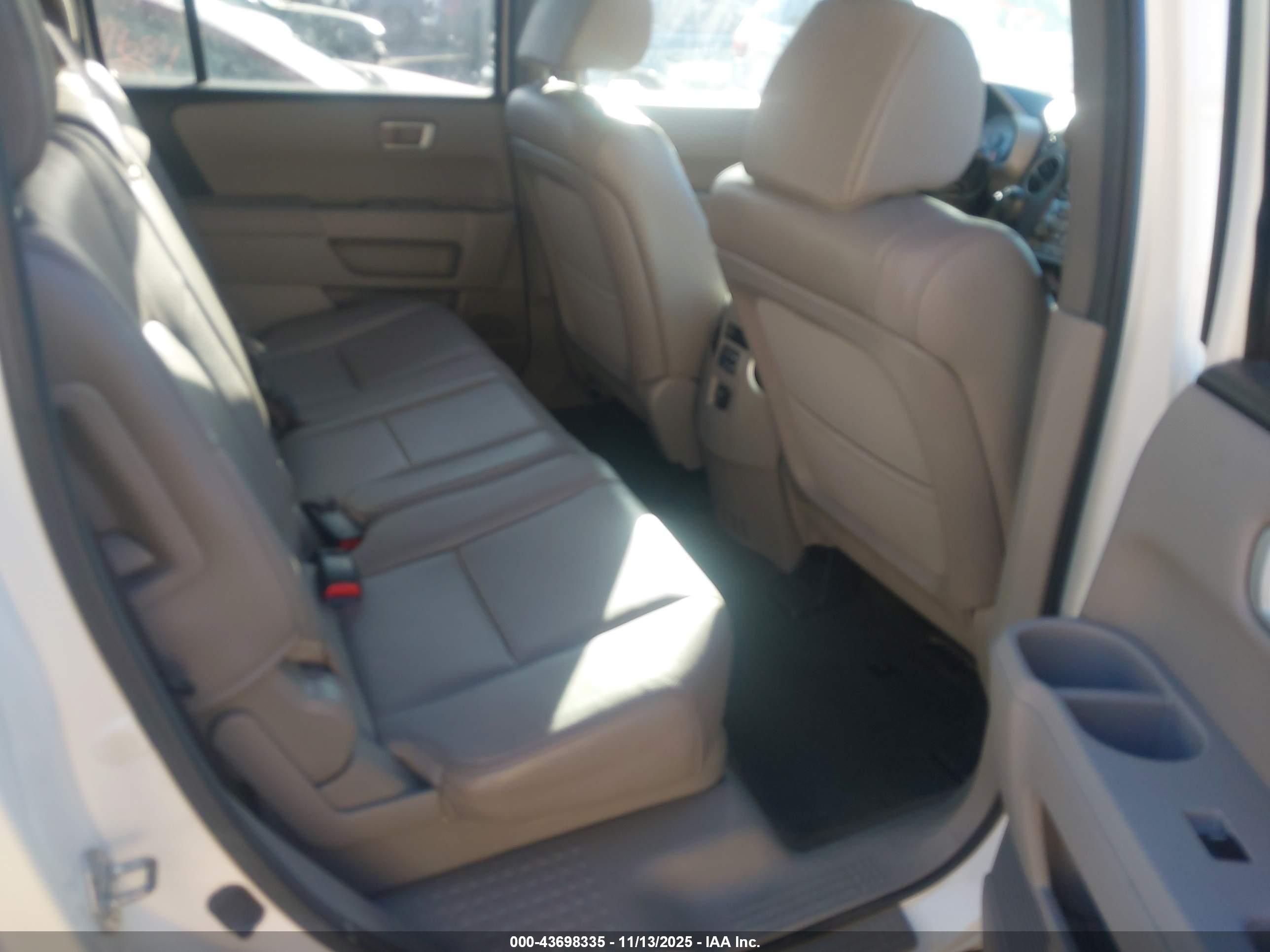 HONDA PILOT image 8