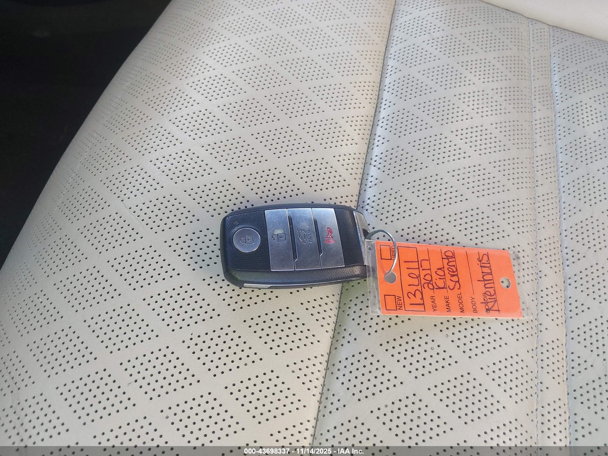 KIA SORENTO image 11