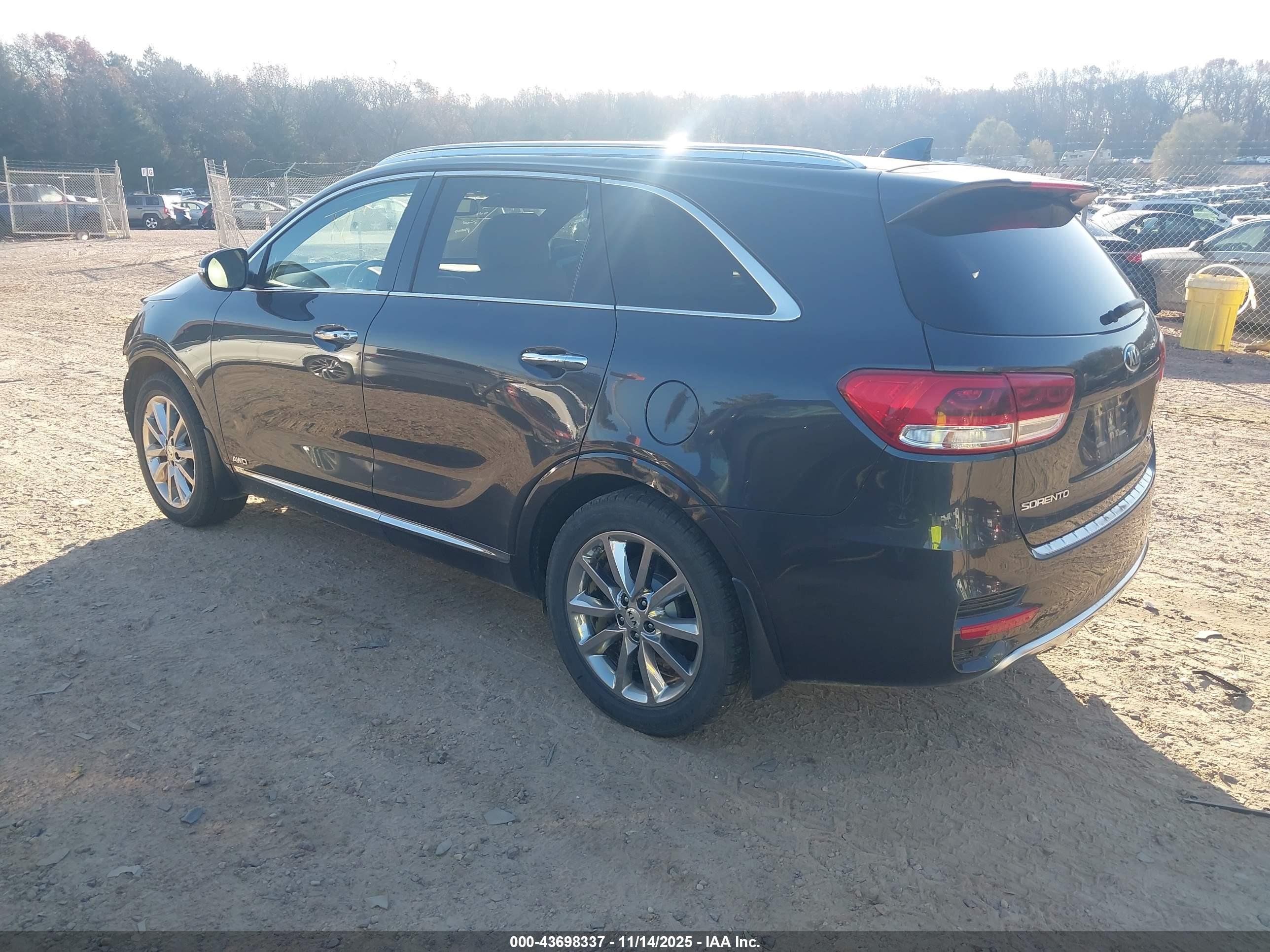 KIA SORENTO image 3