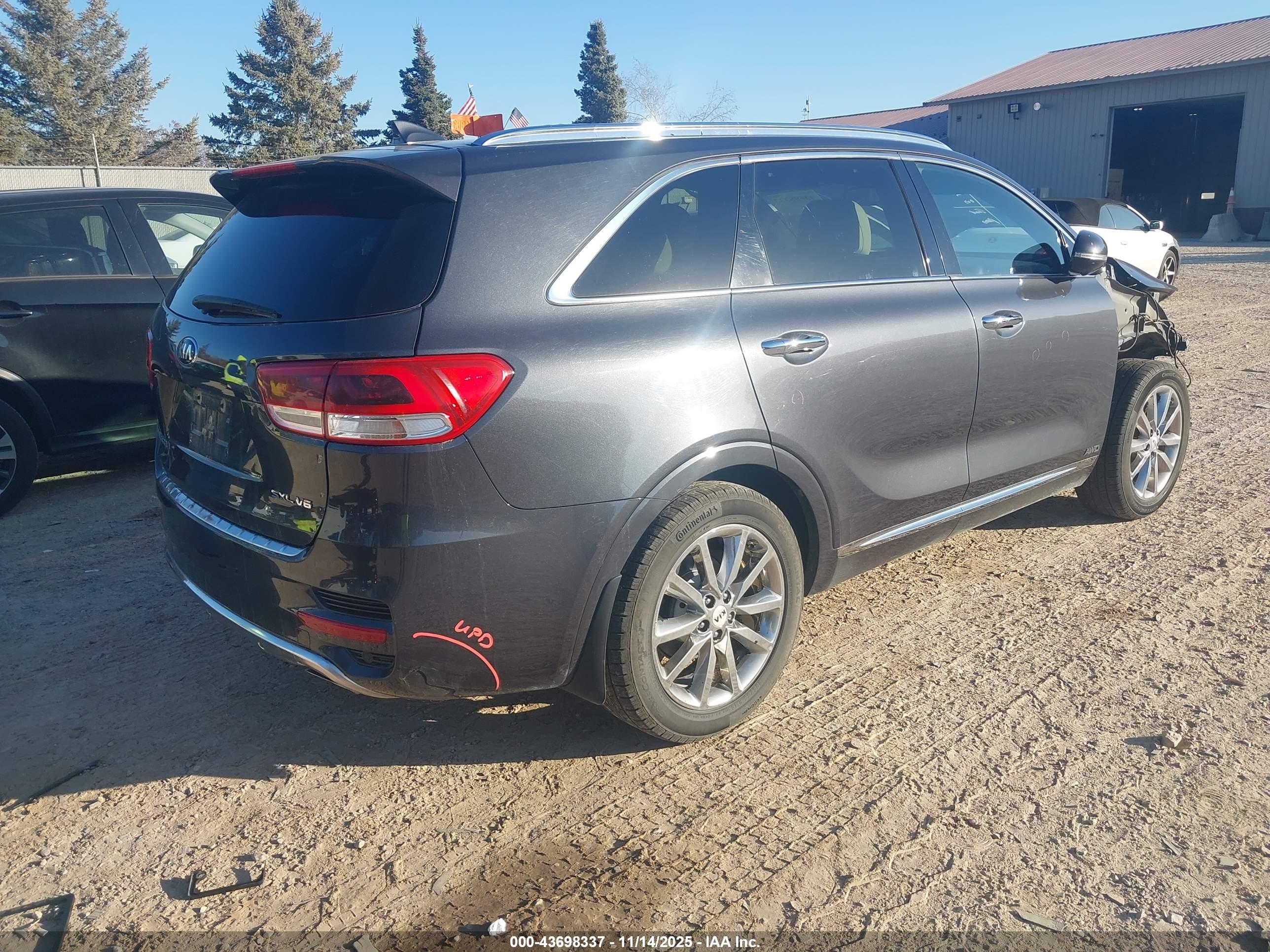 KIA SORENTO image 4