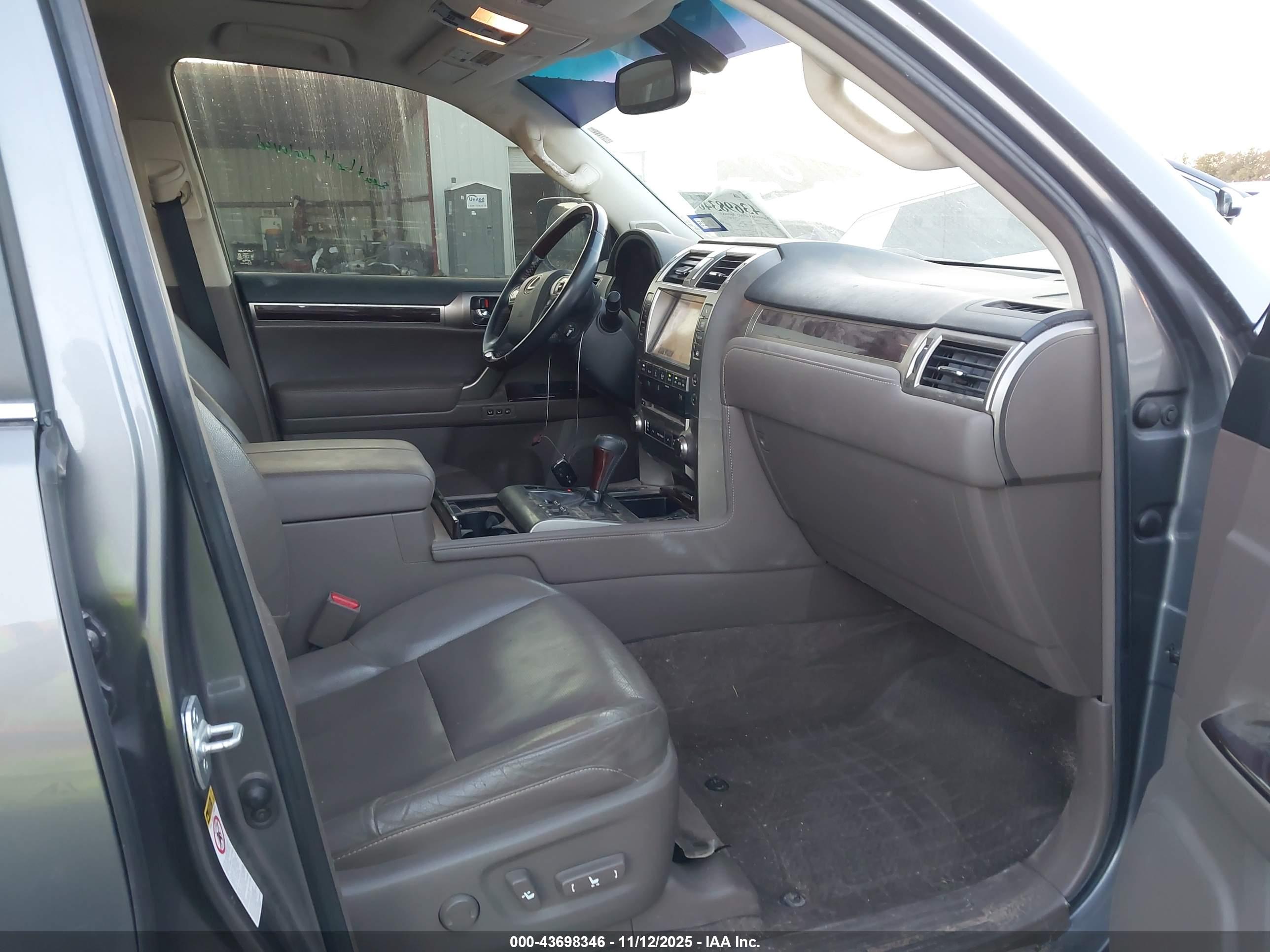 LEXUS GX image 5