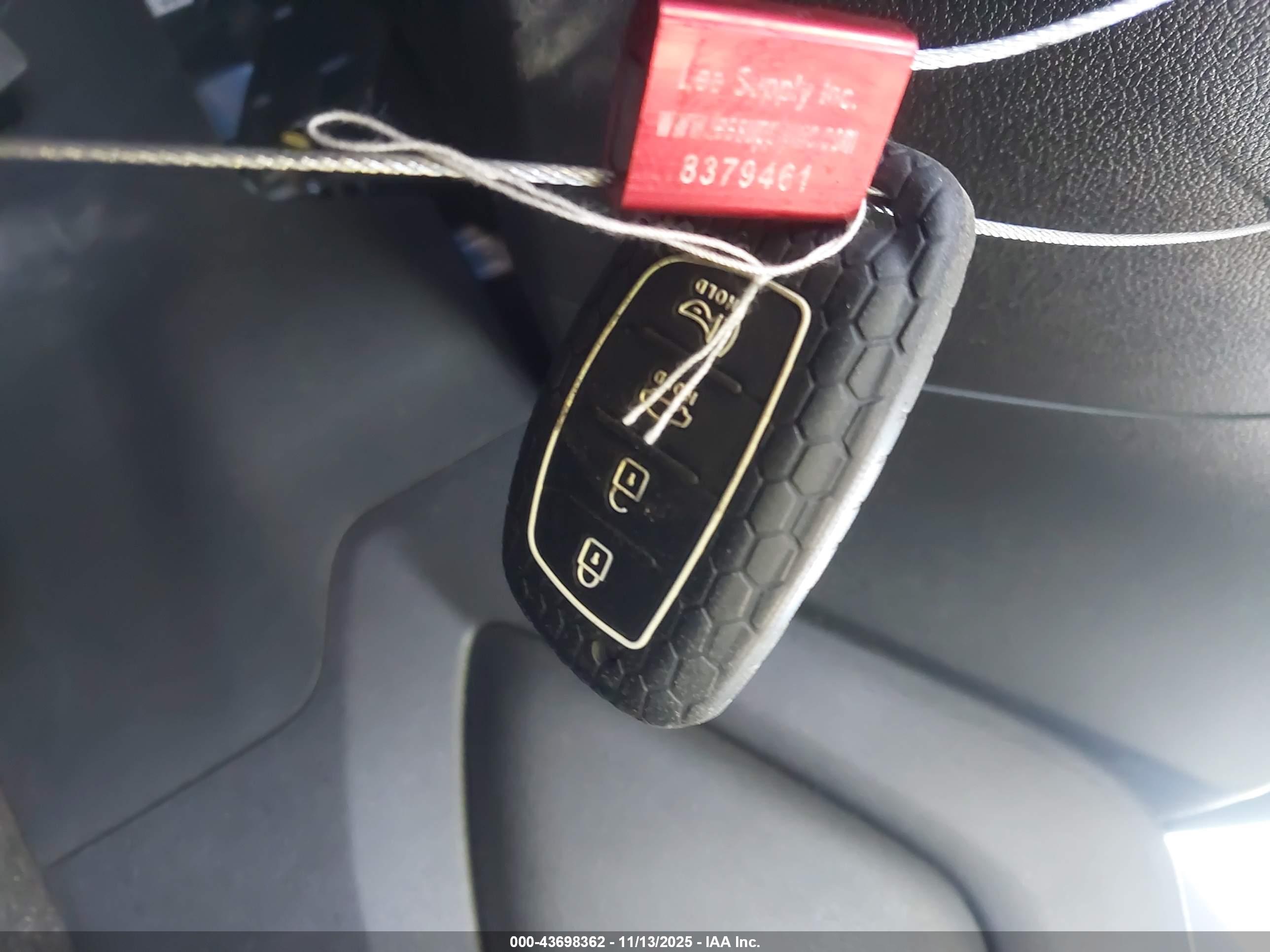 HYUNDAI TUCSON image 11