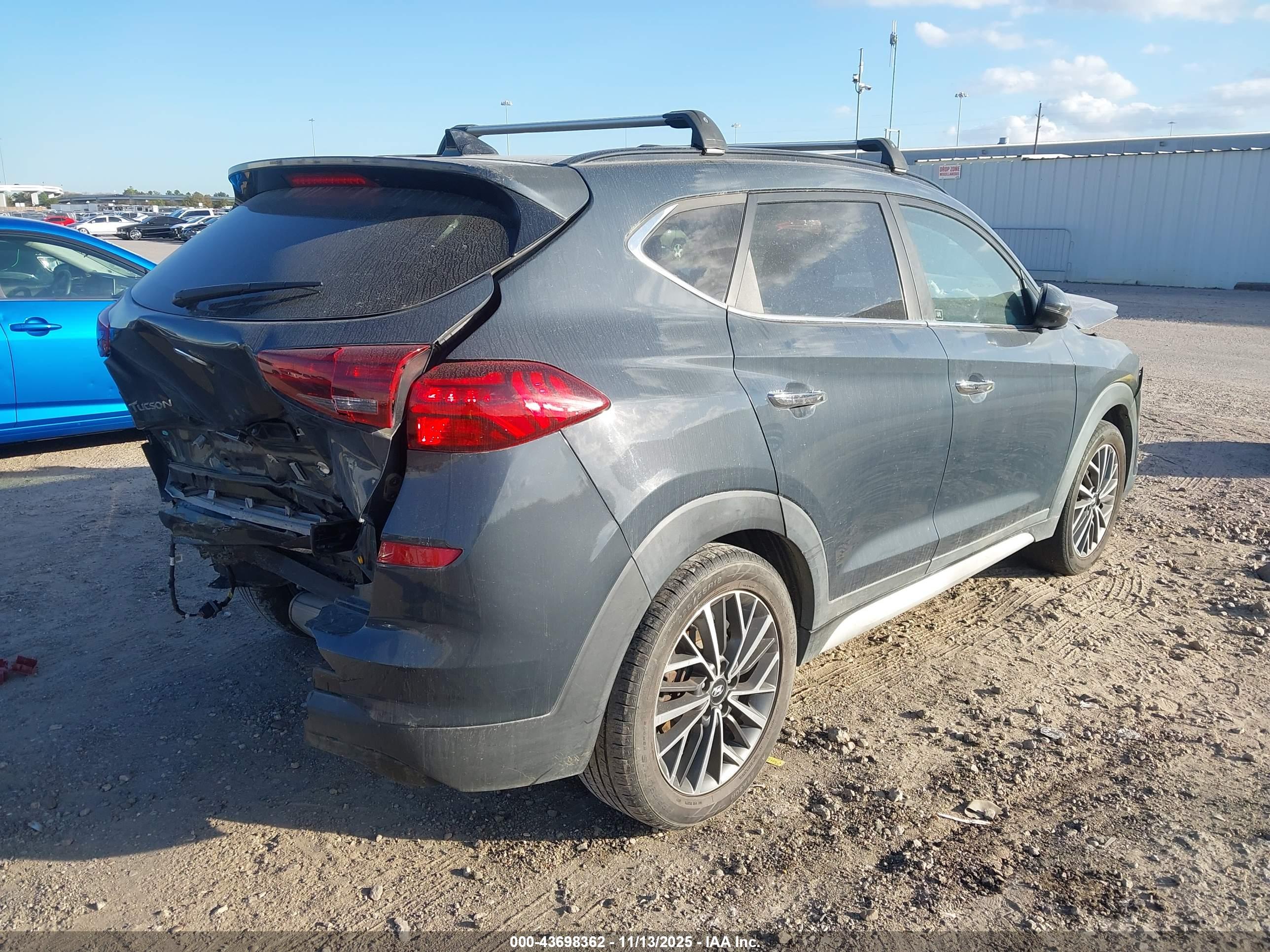 HYUNDAI TUCSON image 4