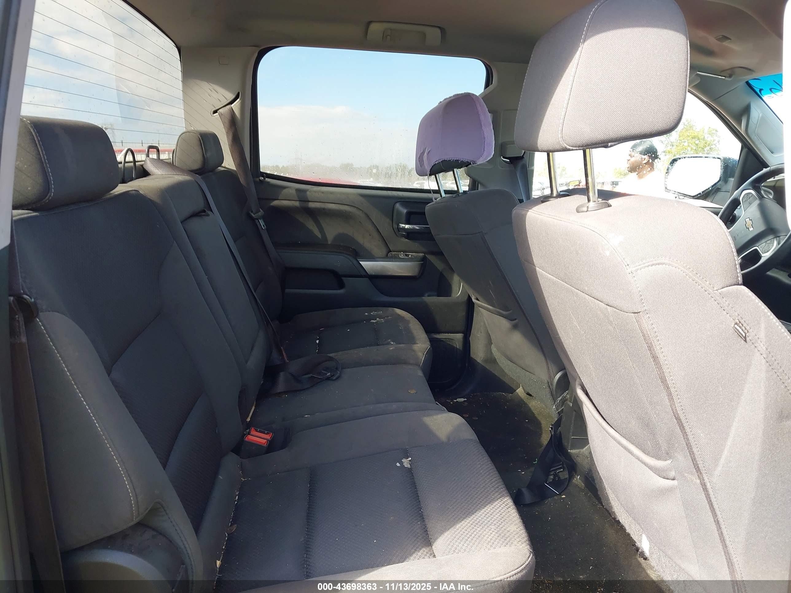 CHEVROLET SILVERADO image 8