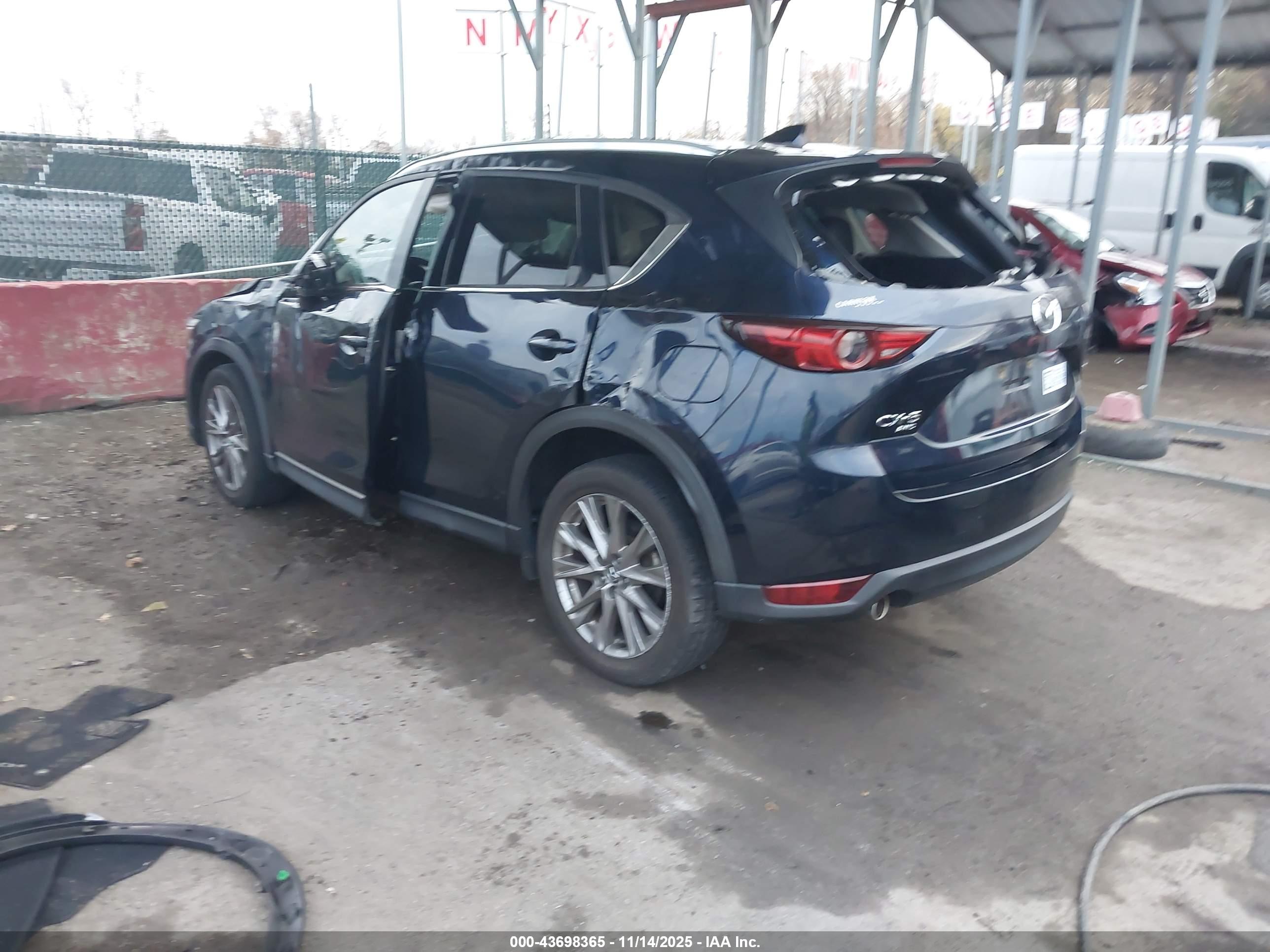 MAZDA CX-5 image 3