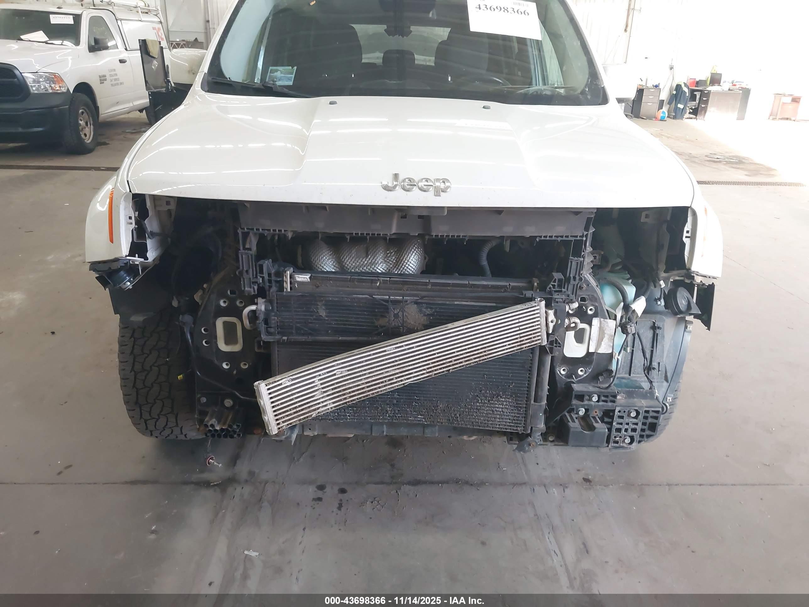 JEEP RENEGADE image 6