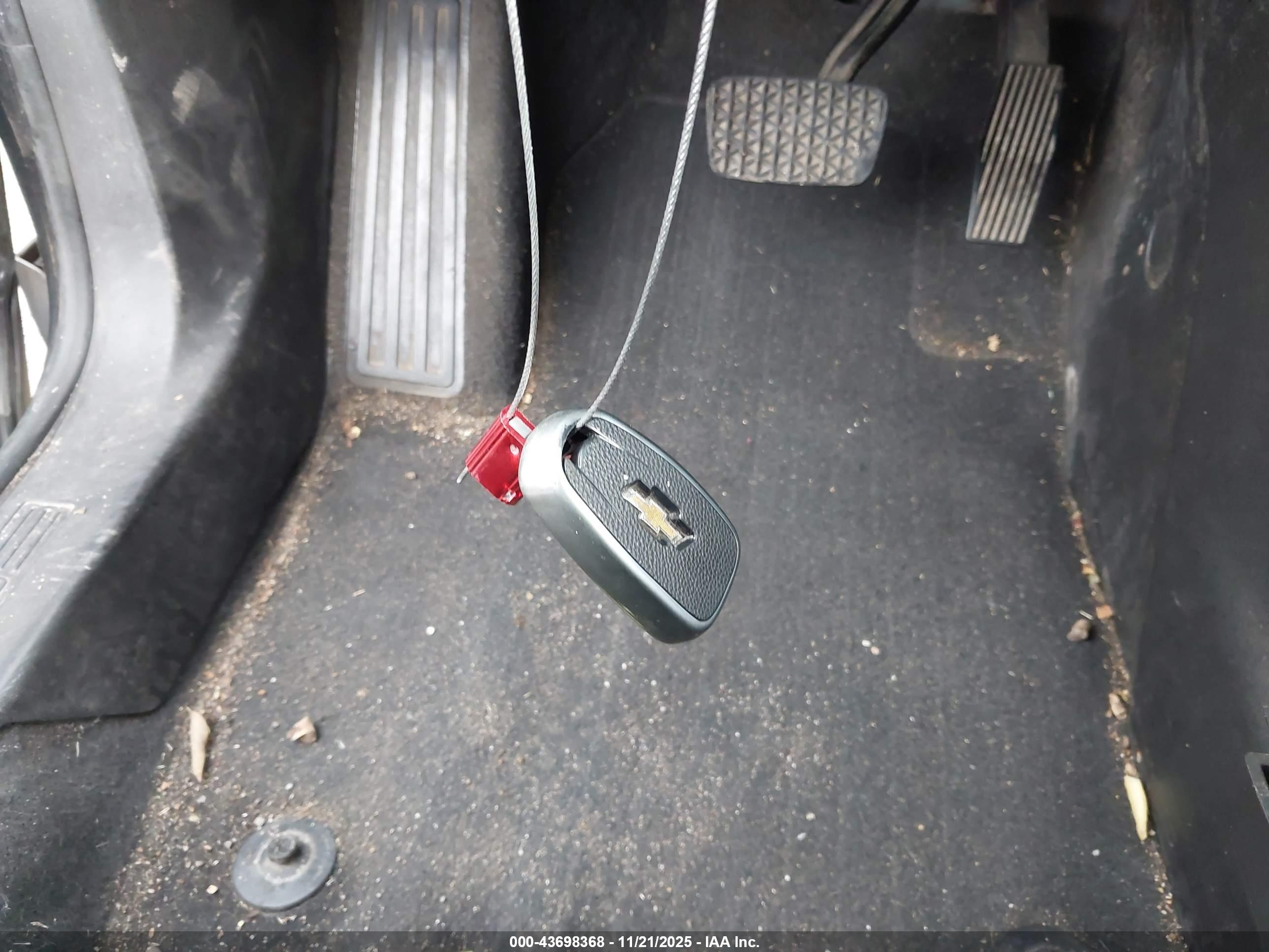 CHEVROLET EQUINOX image 11