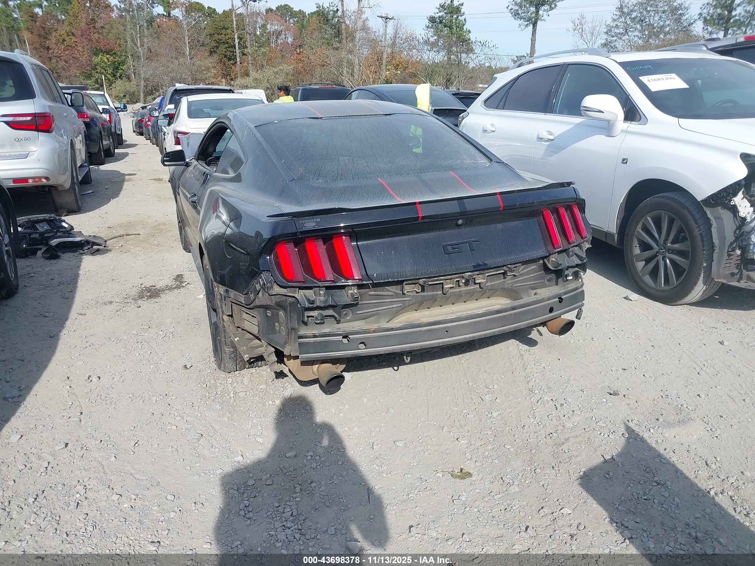 FORD MUSTANG image 3