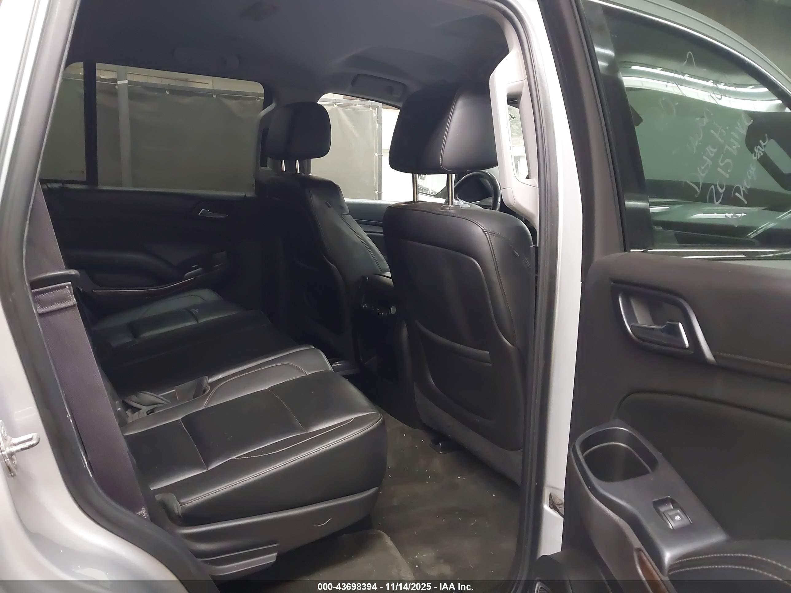 CHEVROLET TAHOE image 8