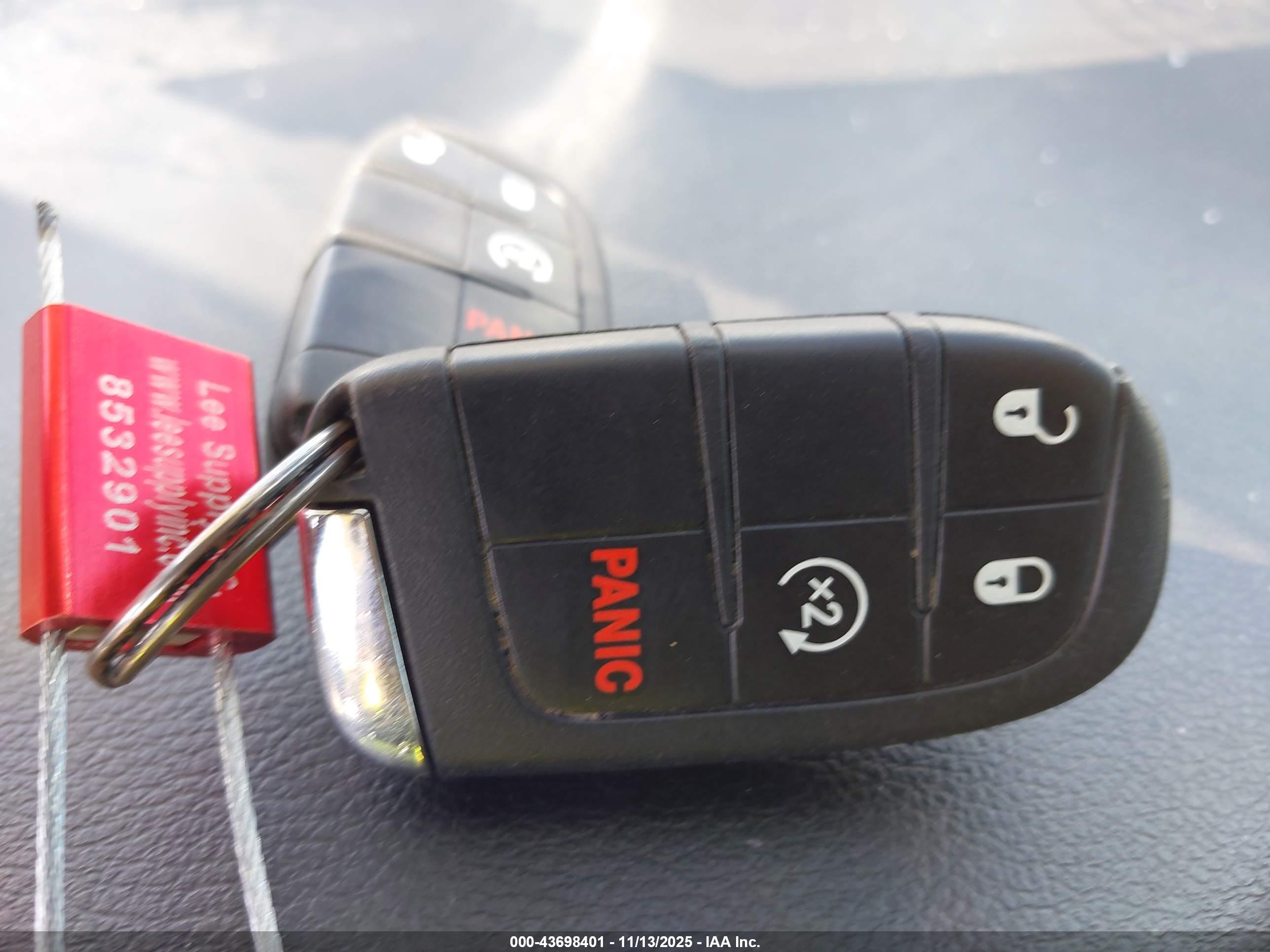 JEEP RENEGADE image 11