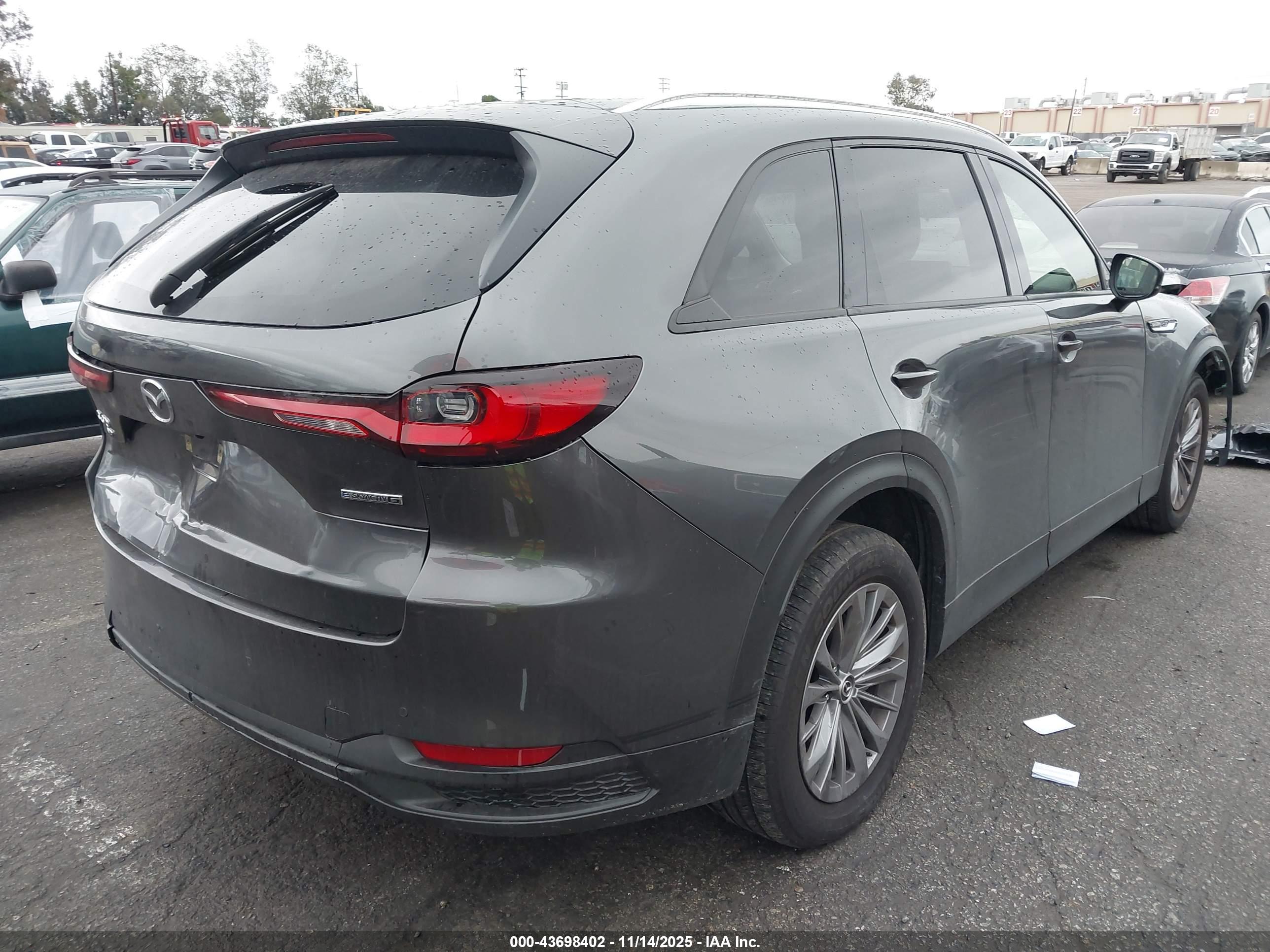 MAZDA CX-90 image 4