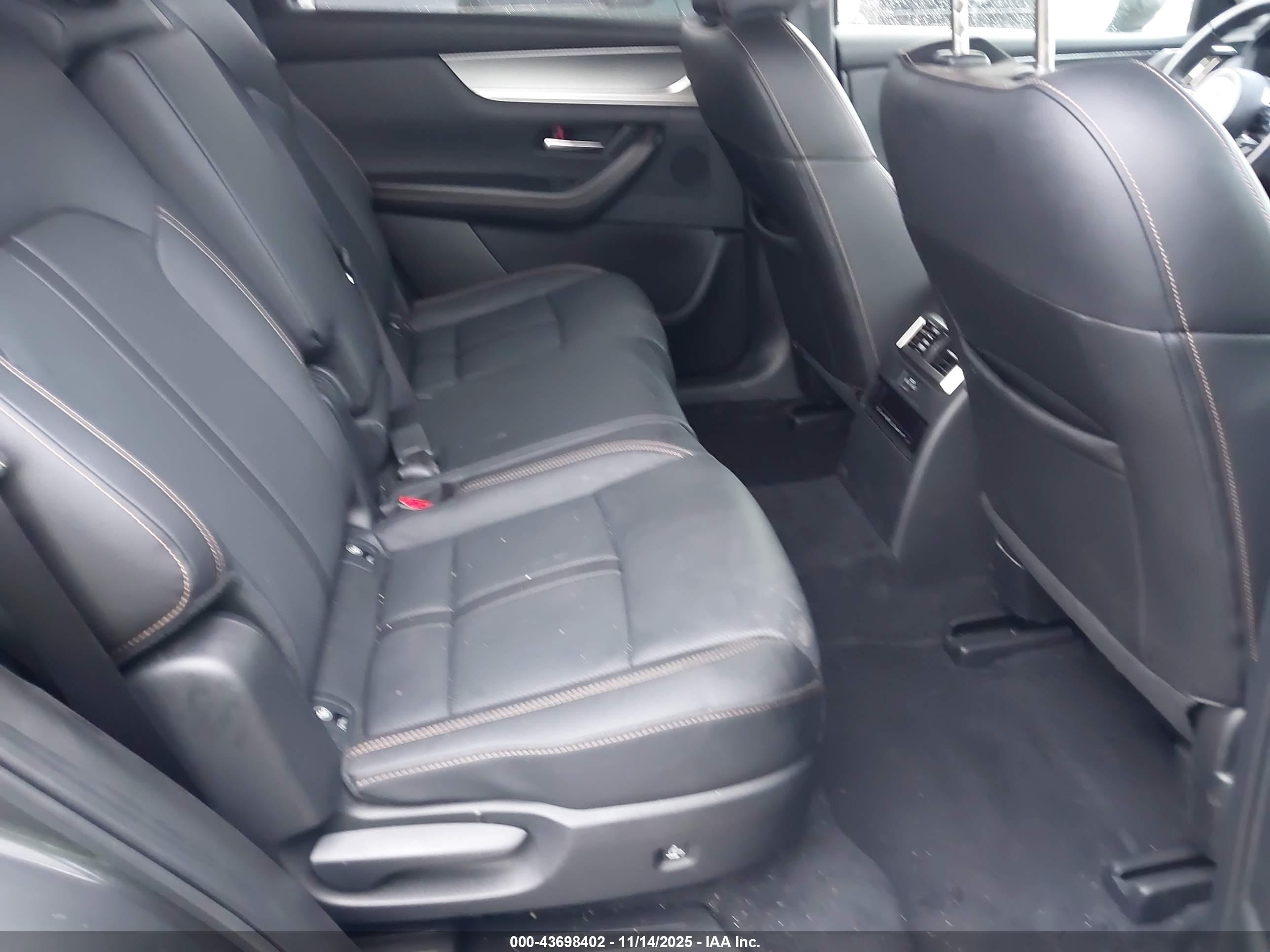 MAZDA CX-90 image 8