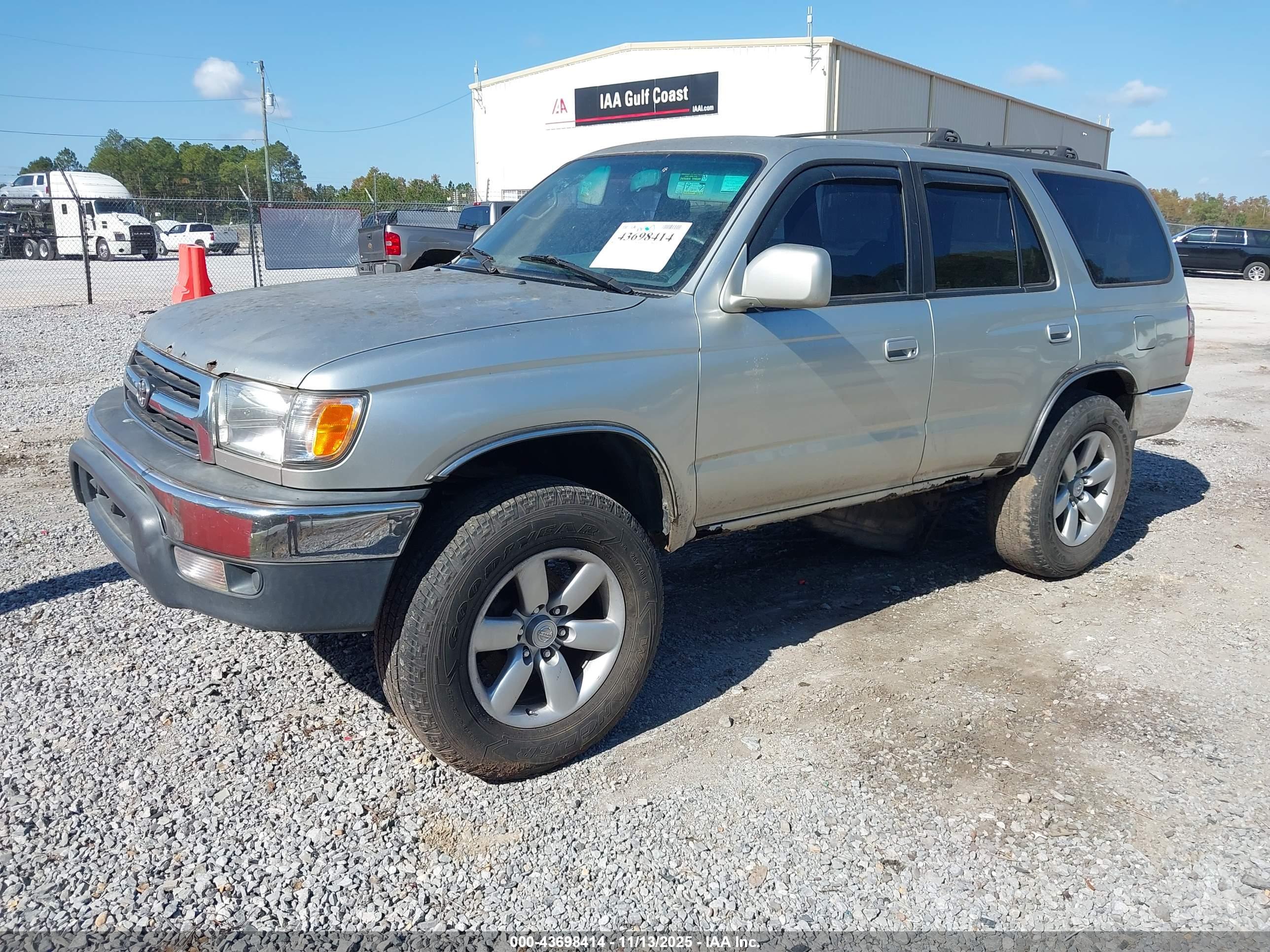 TOYOTA 4RUNNER image 2