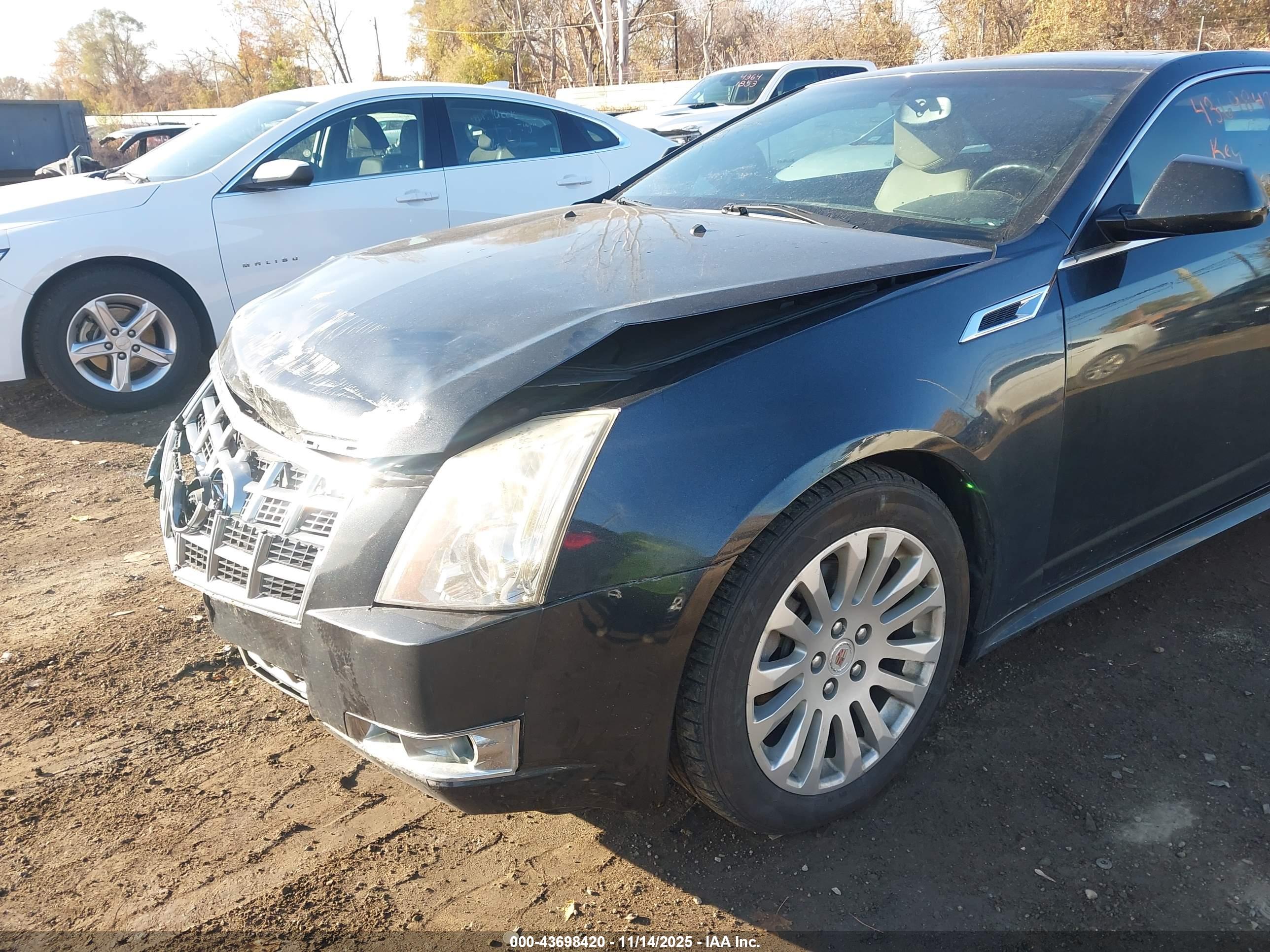 CADILLAC CTS image 6