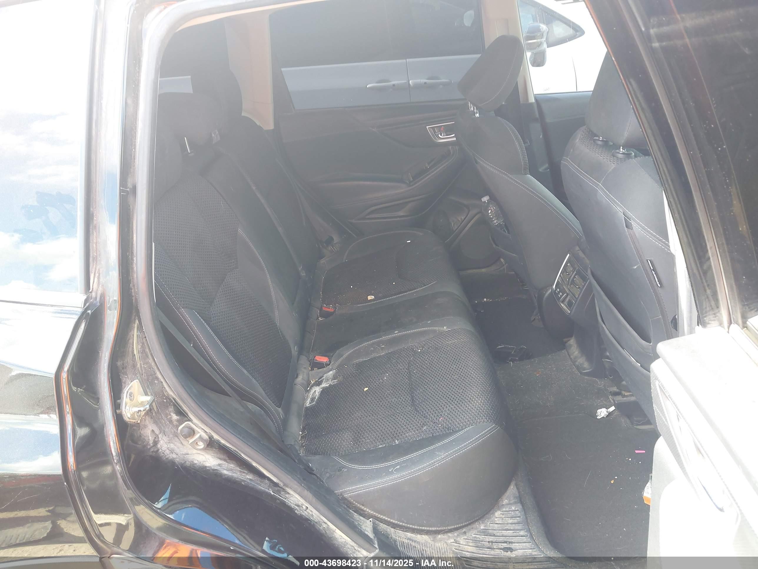SUBARU FORESTER image 8