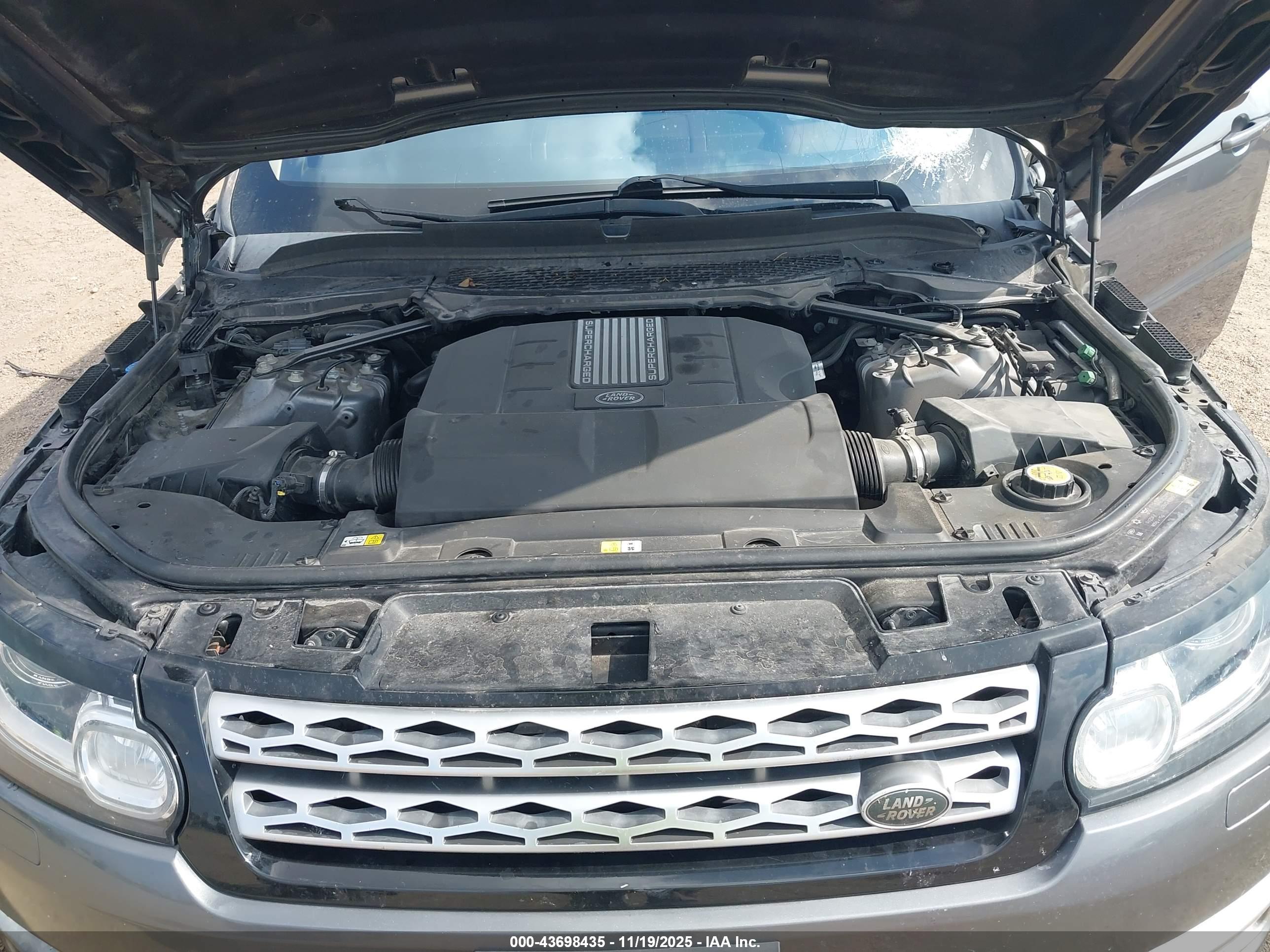 LAND ROVER image 10