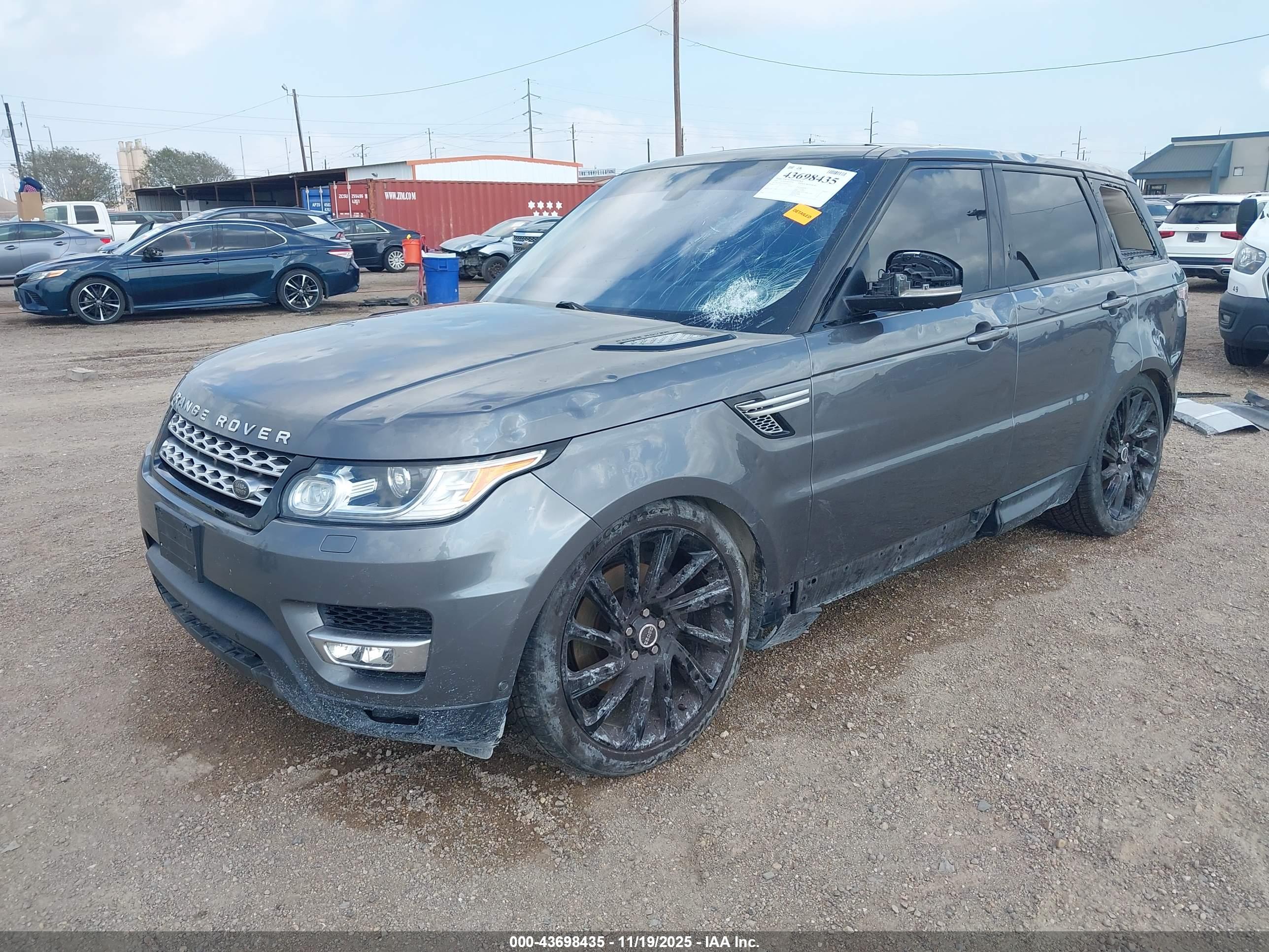 LAND ROVER image 2