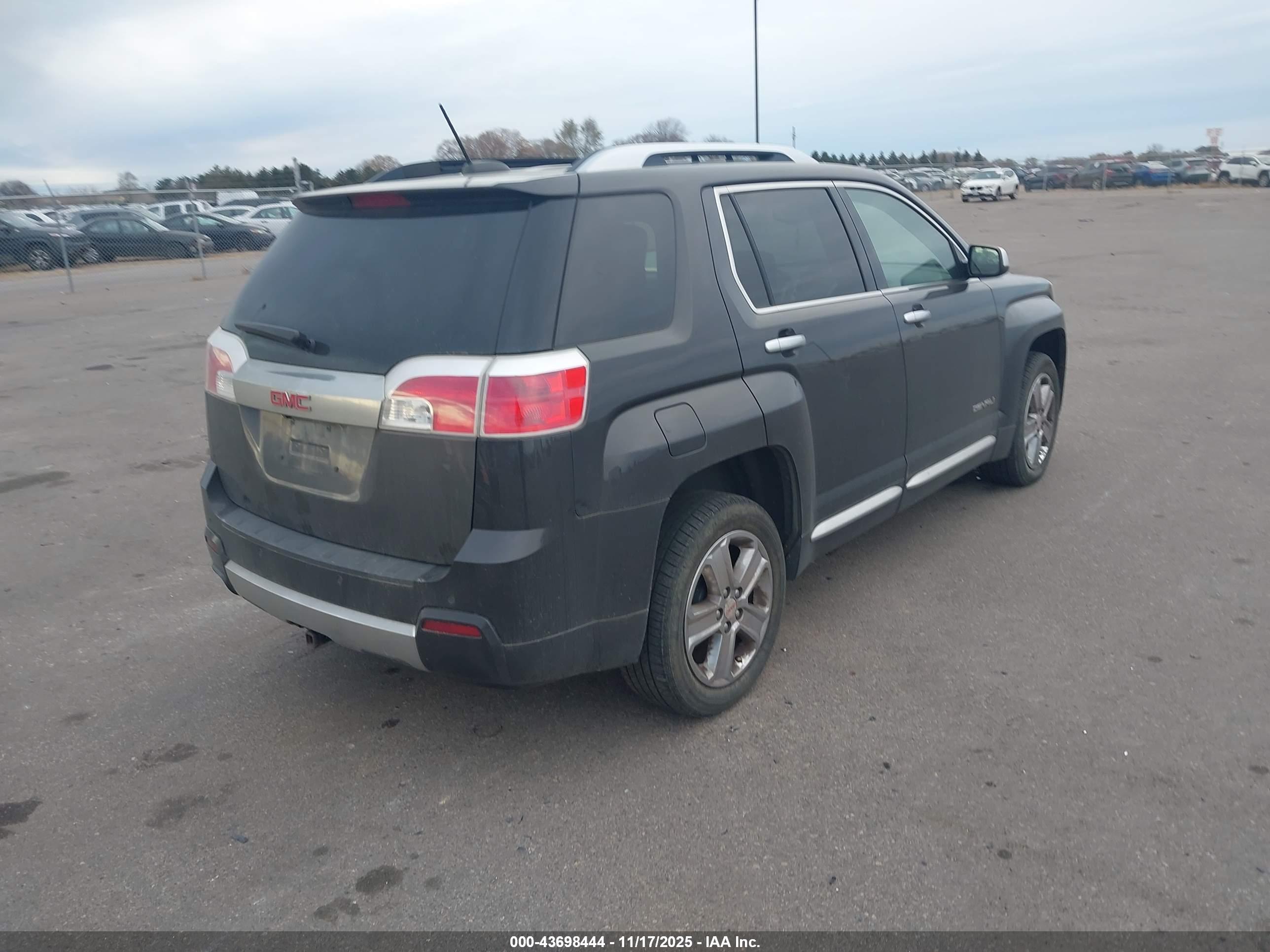 GMC TERRAIN image 4