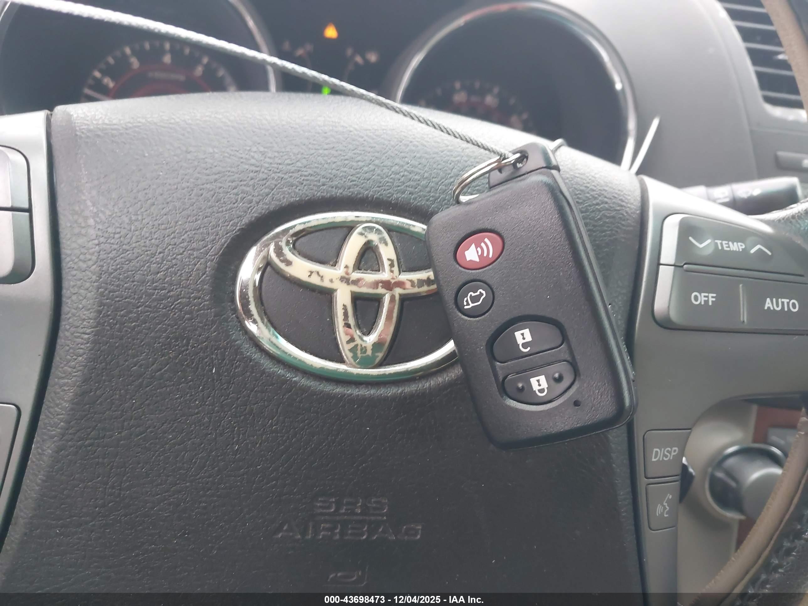 TOYOTA HIGHLANDER image 11