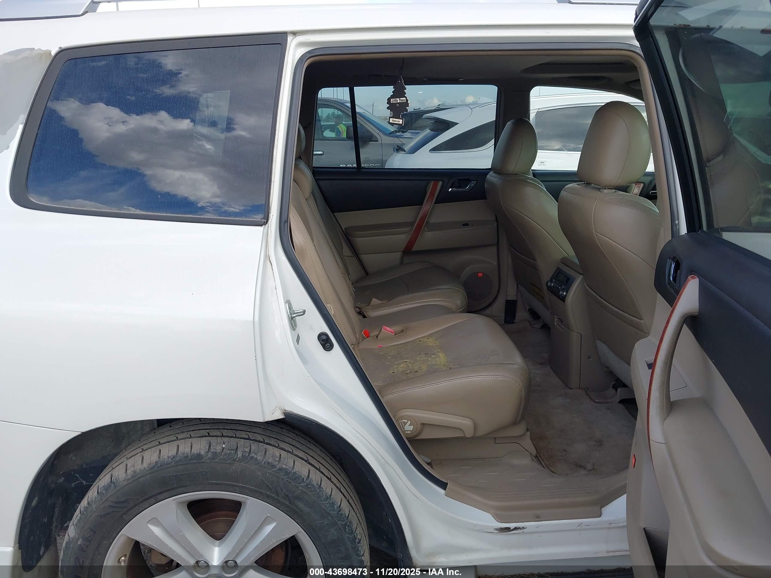 TOYOTA HIGHLANDER image 8