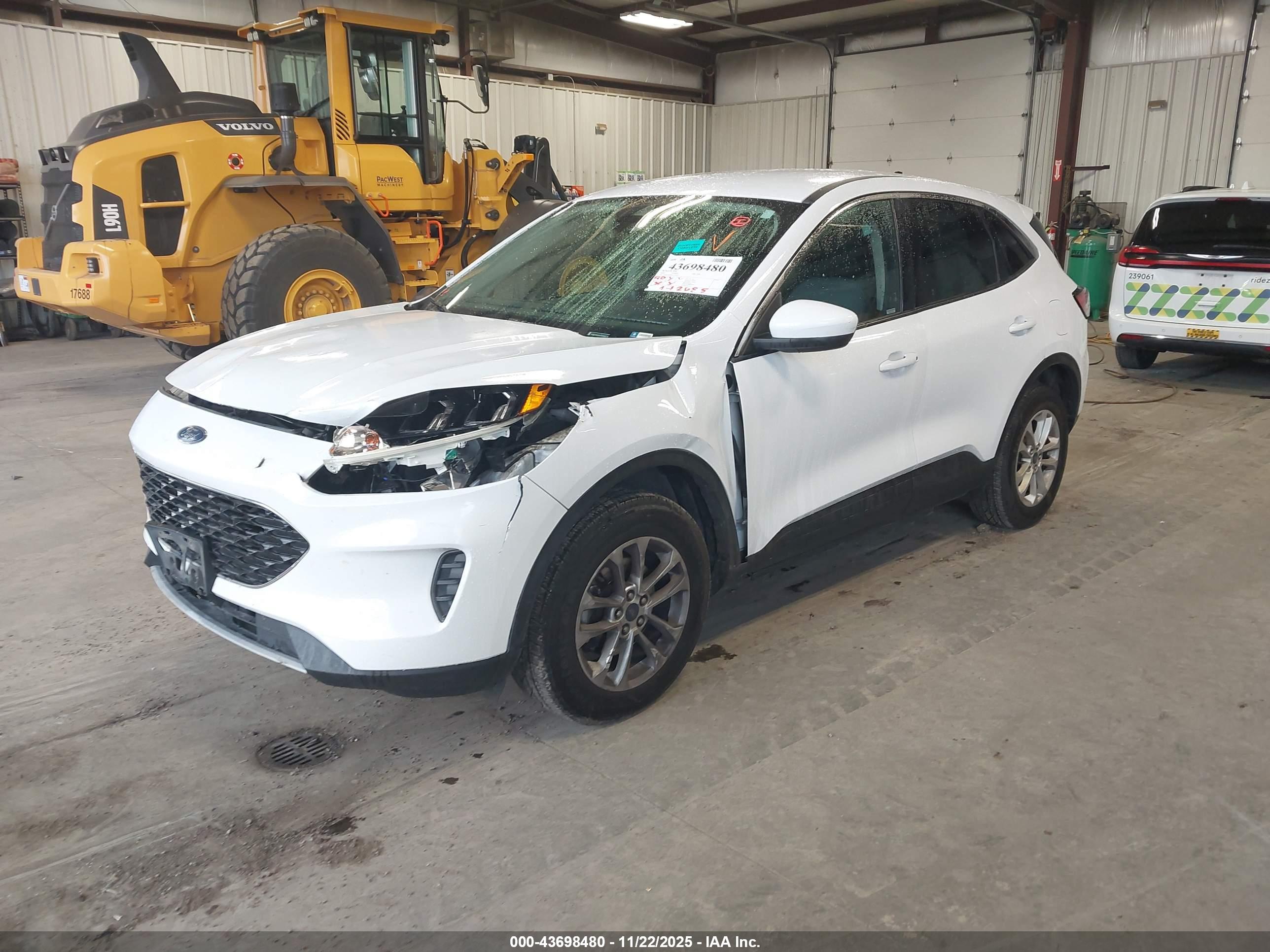FORD ESCAPE image 2