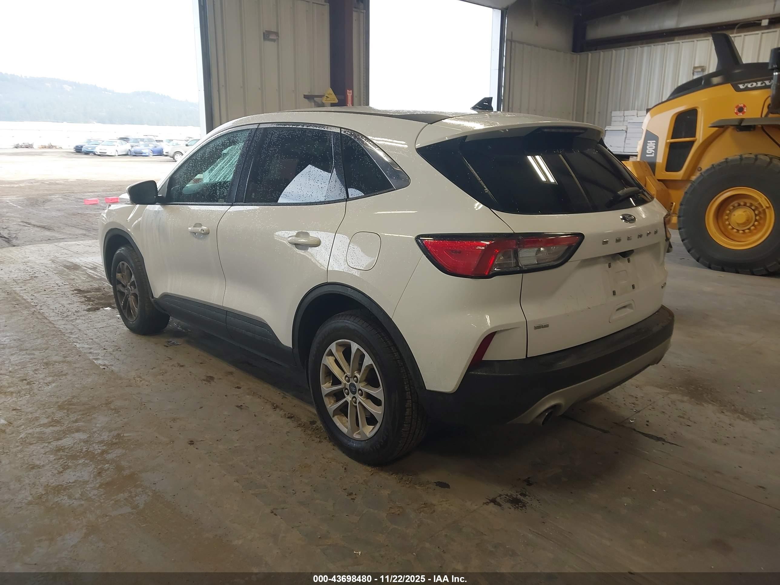 FORD ESCAPE image 3