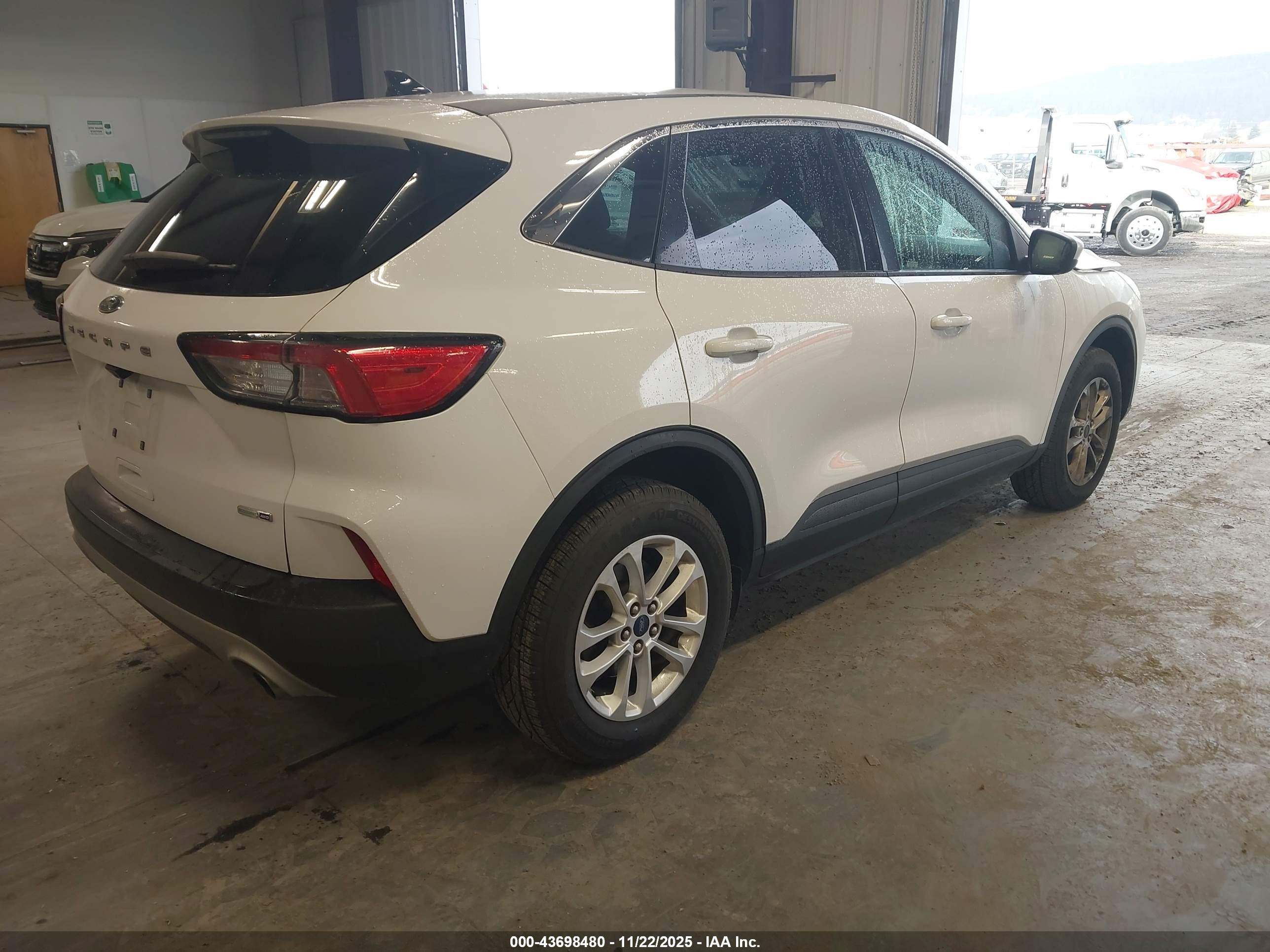 FORD ESCAPE image 4