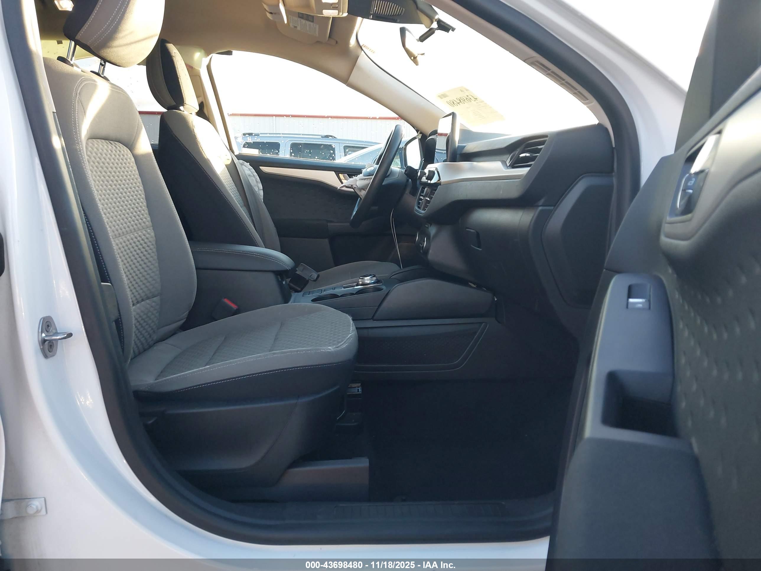FORD ESCAPE image 5