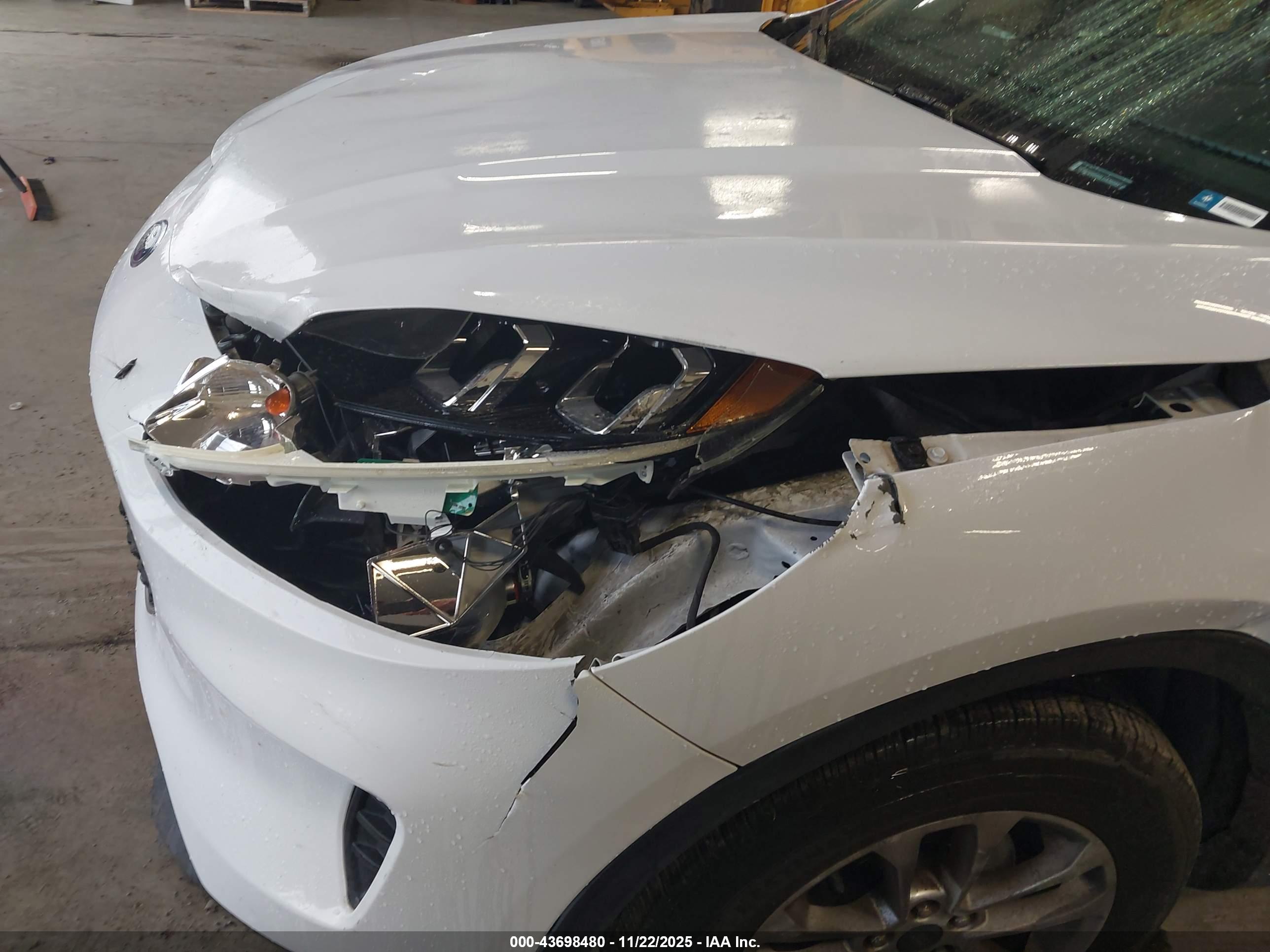 FORD ESCAPE image 6