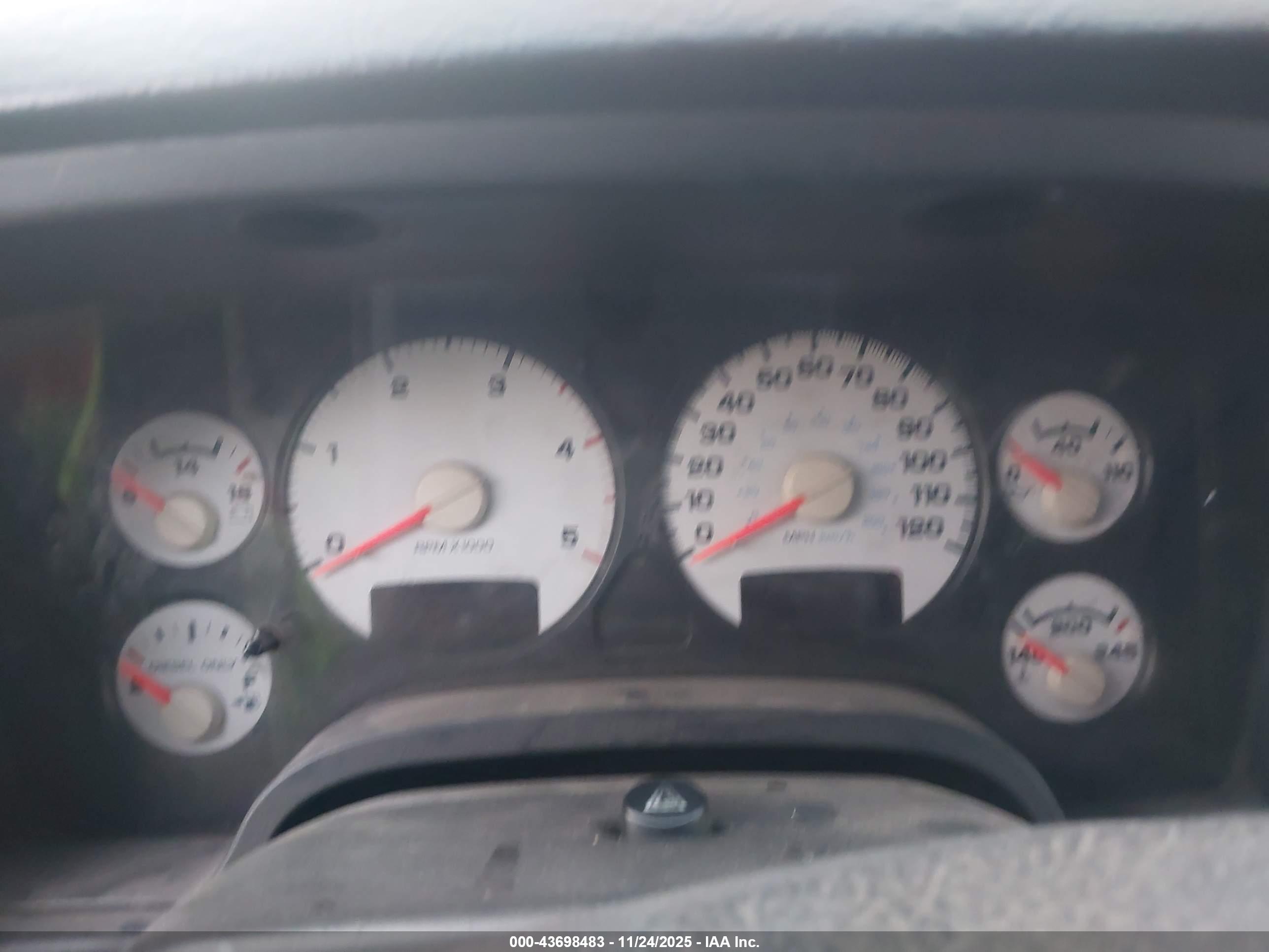DODGE RAM image 6