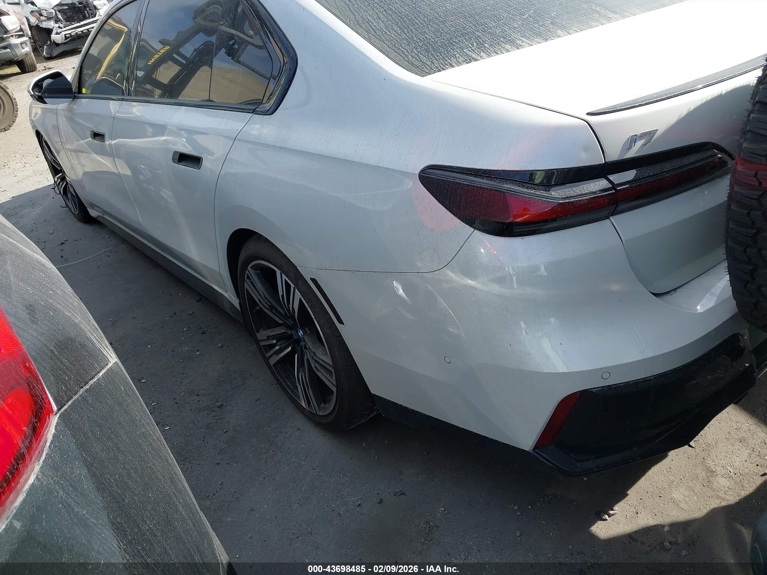 BMW I7 image 3