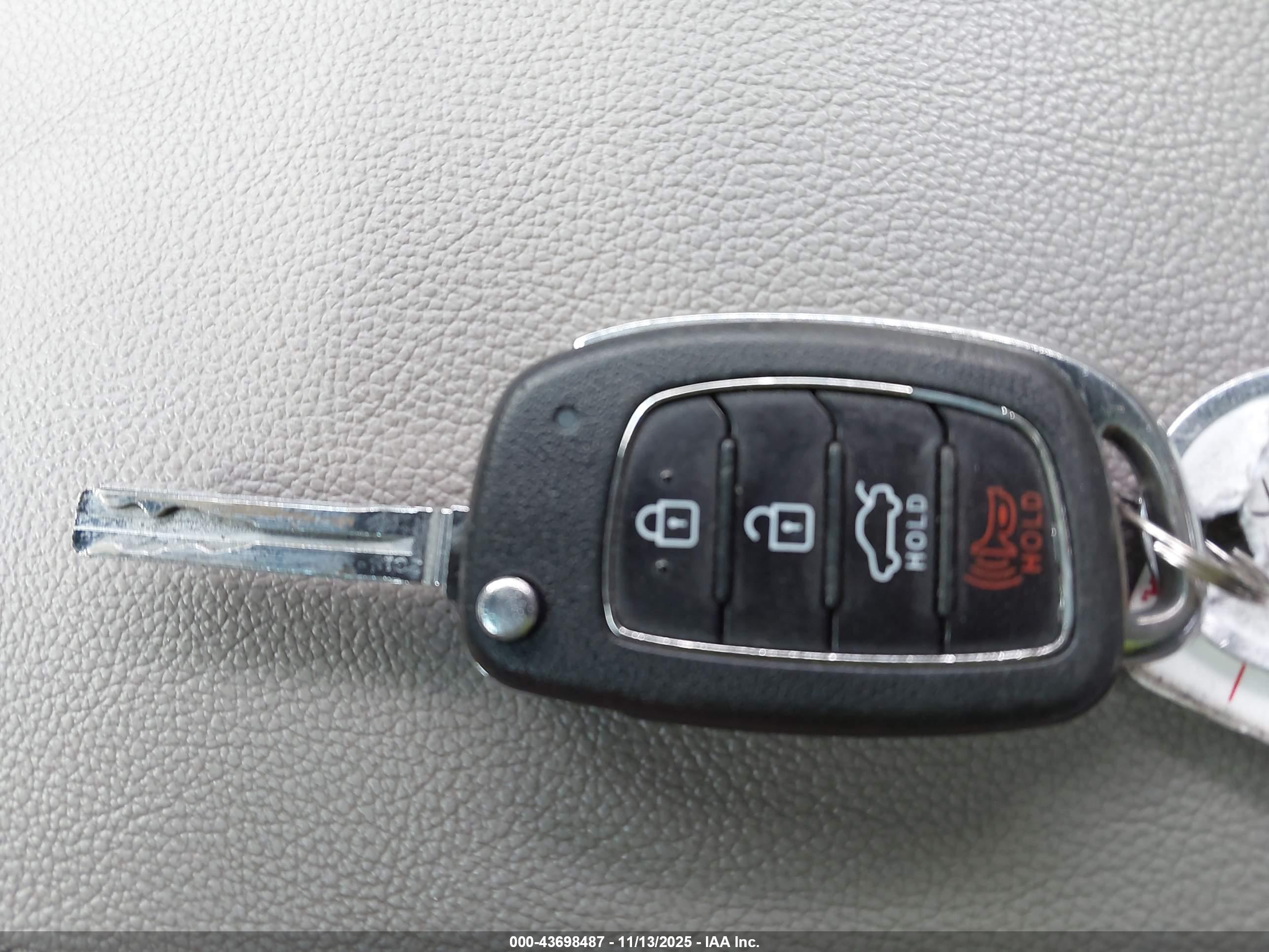HYUNDAI SONATA image 11