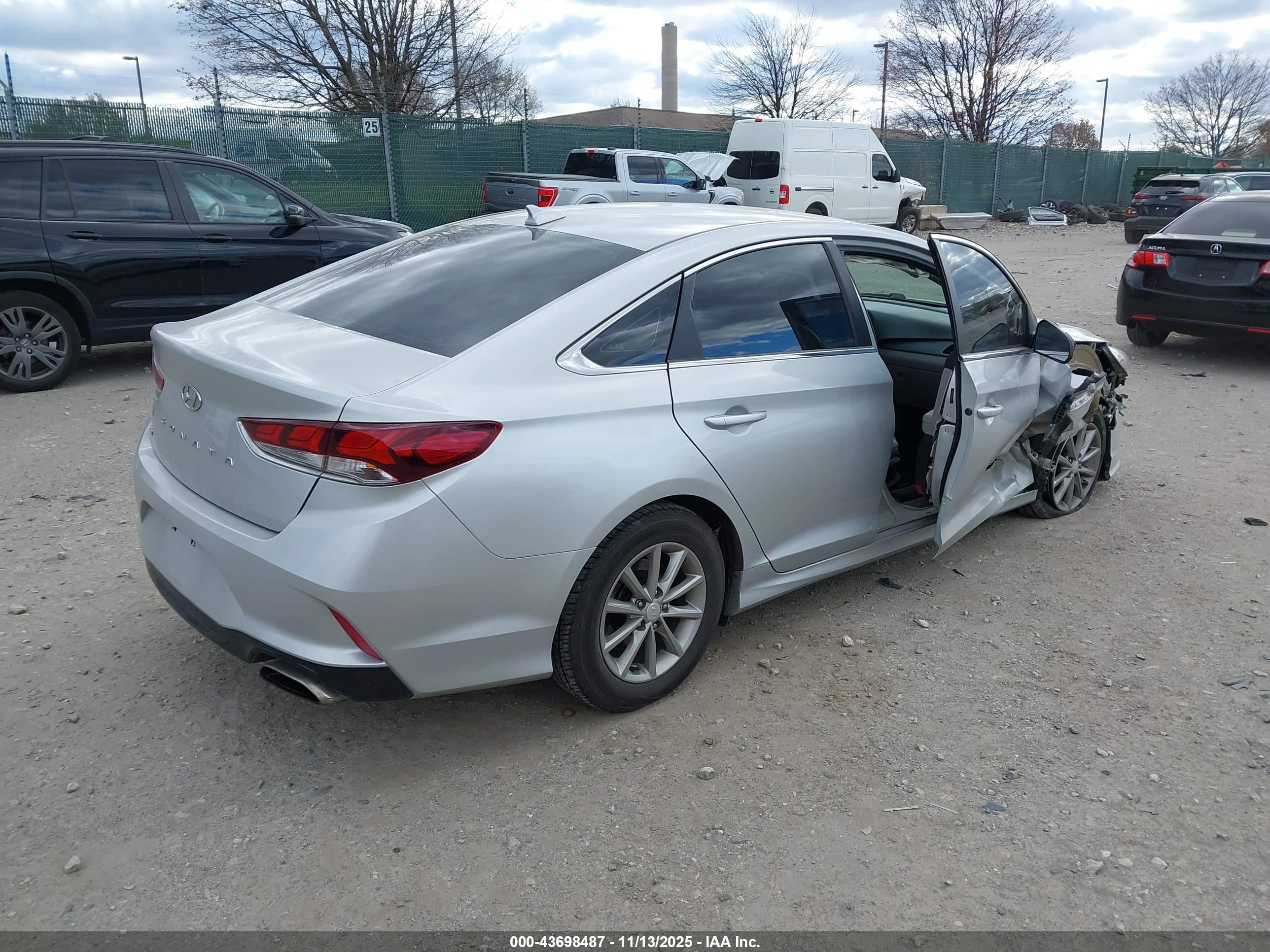HYUNDAI SONATA image 4