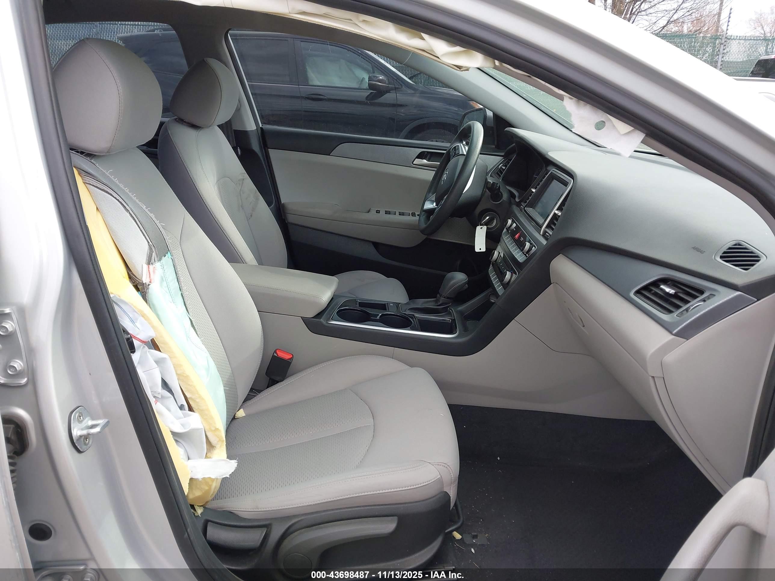 HYUNDAI SONATA image 5