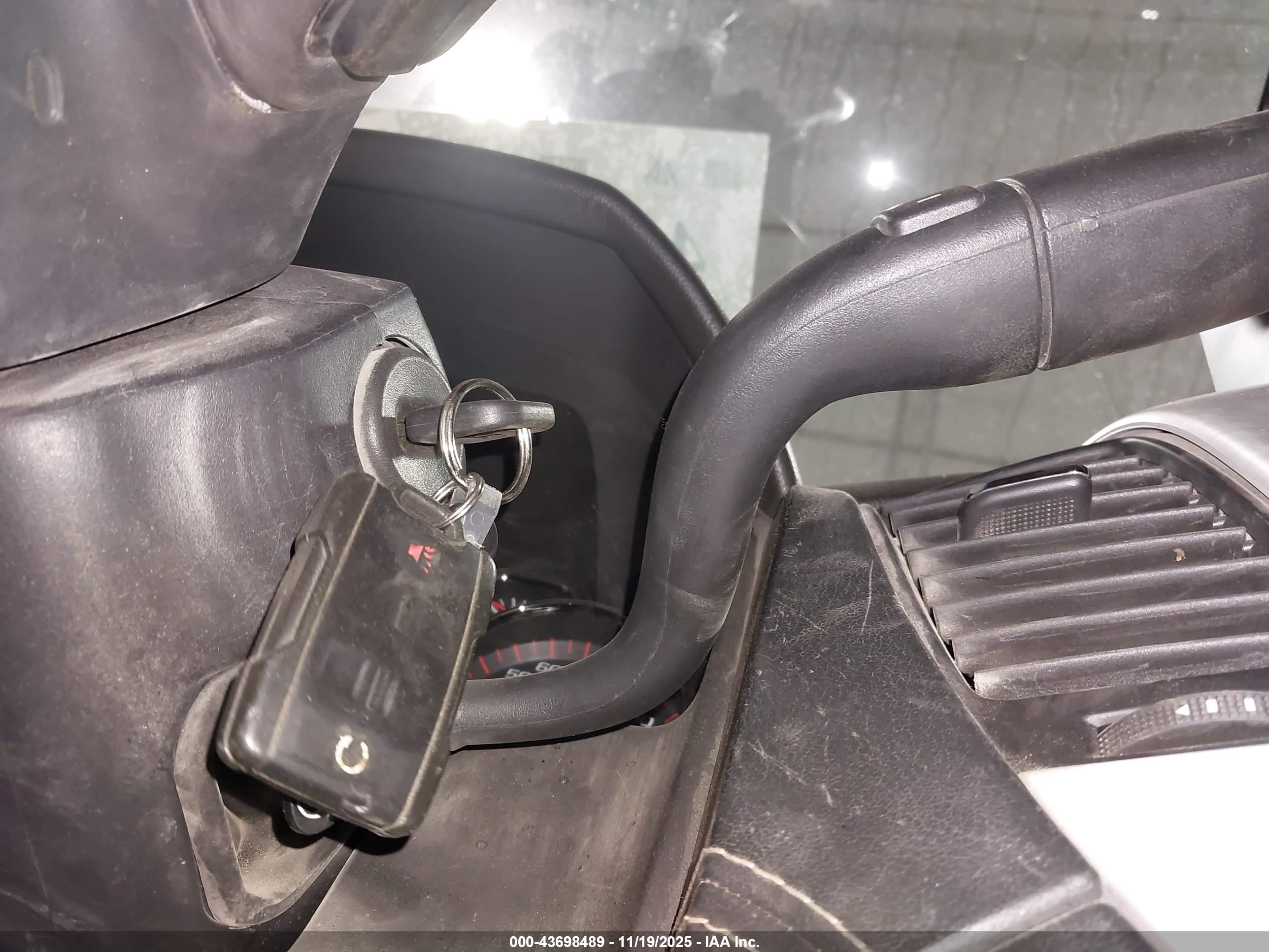 GMC YUKON image 11