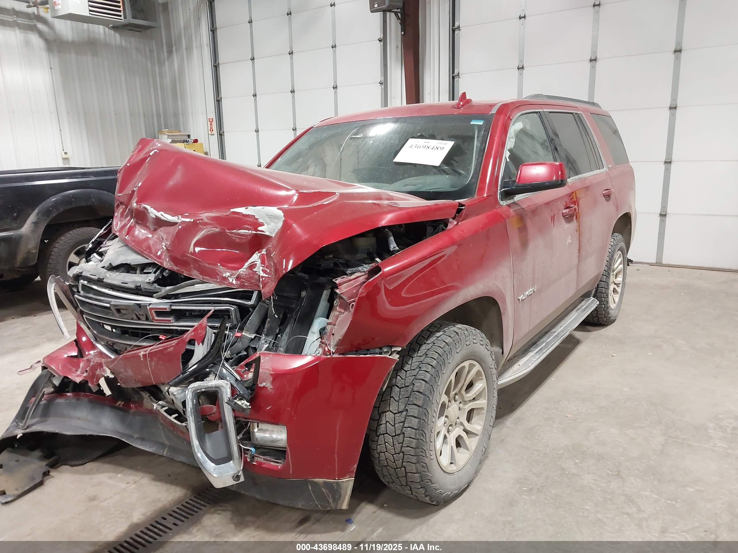 GMC YUKON image 2