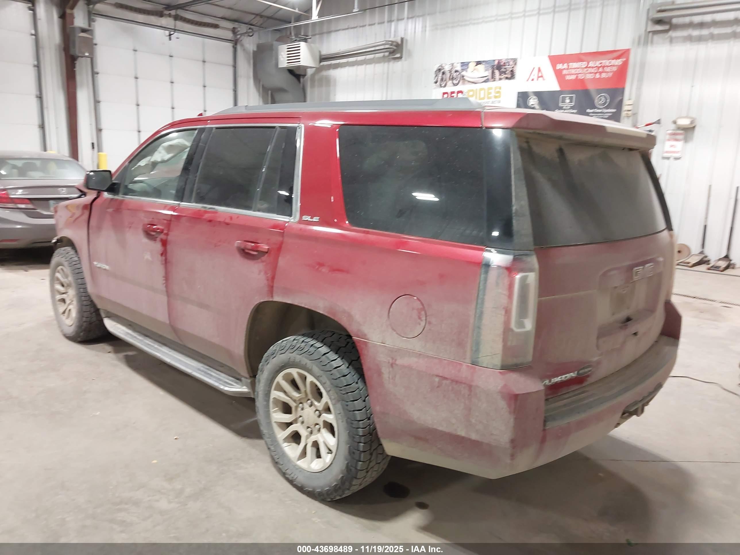 GMC YUKON image 3
