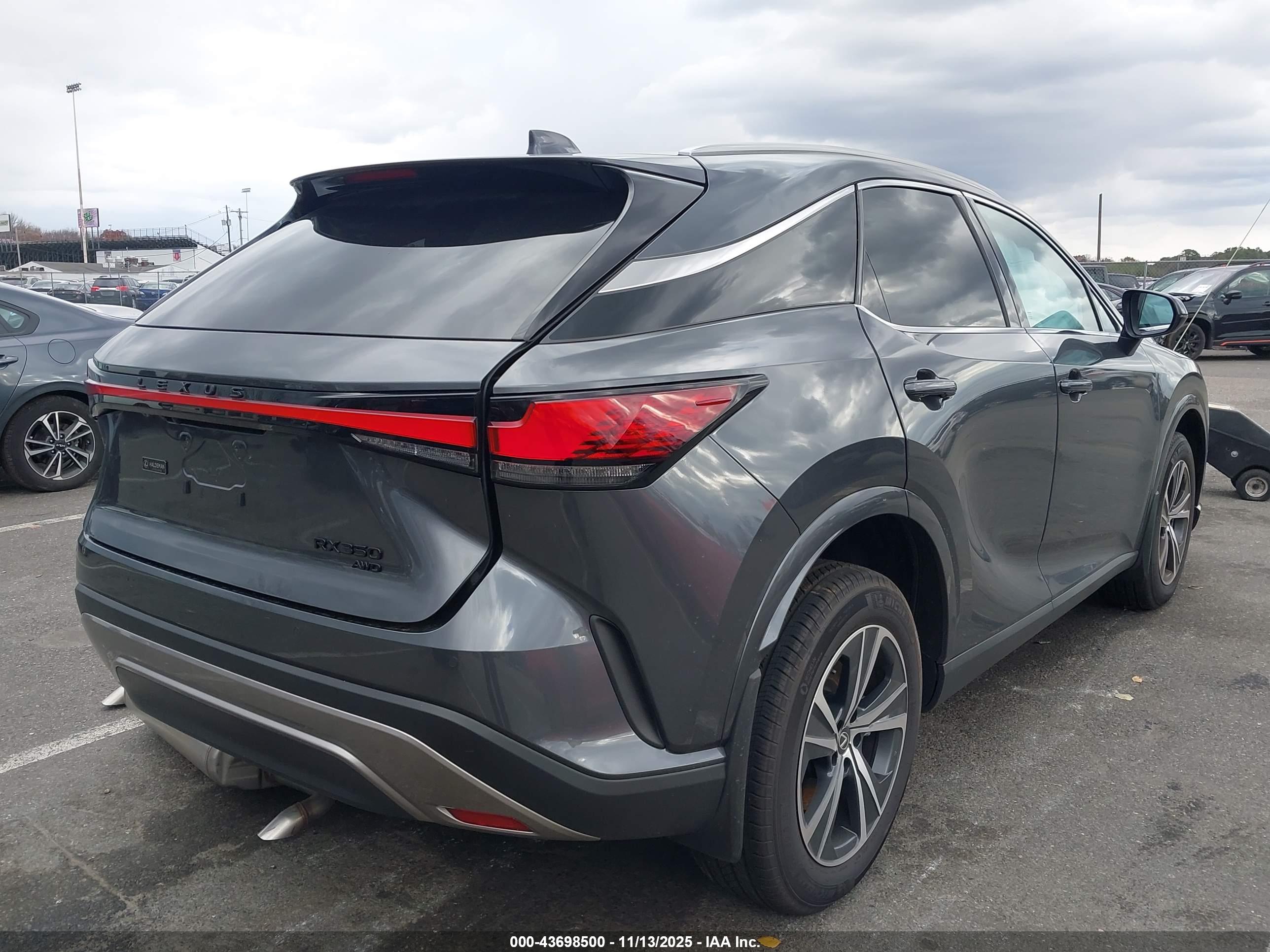LEXUS RX image 4