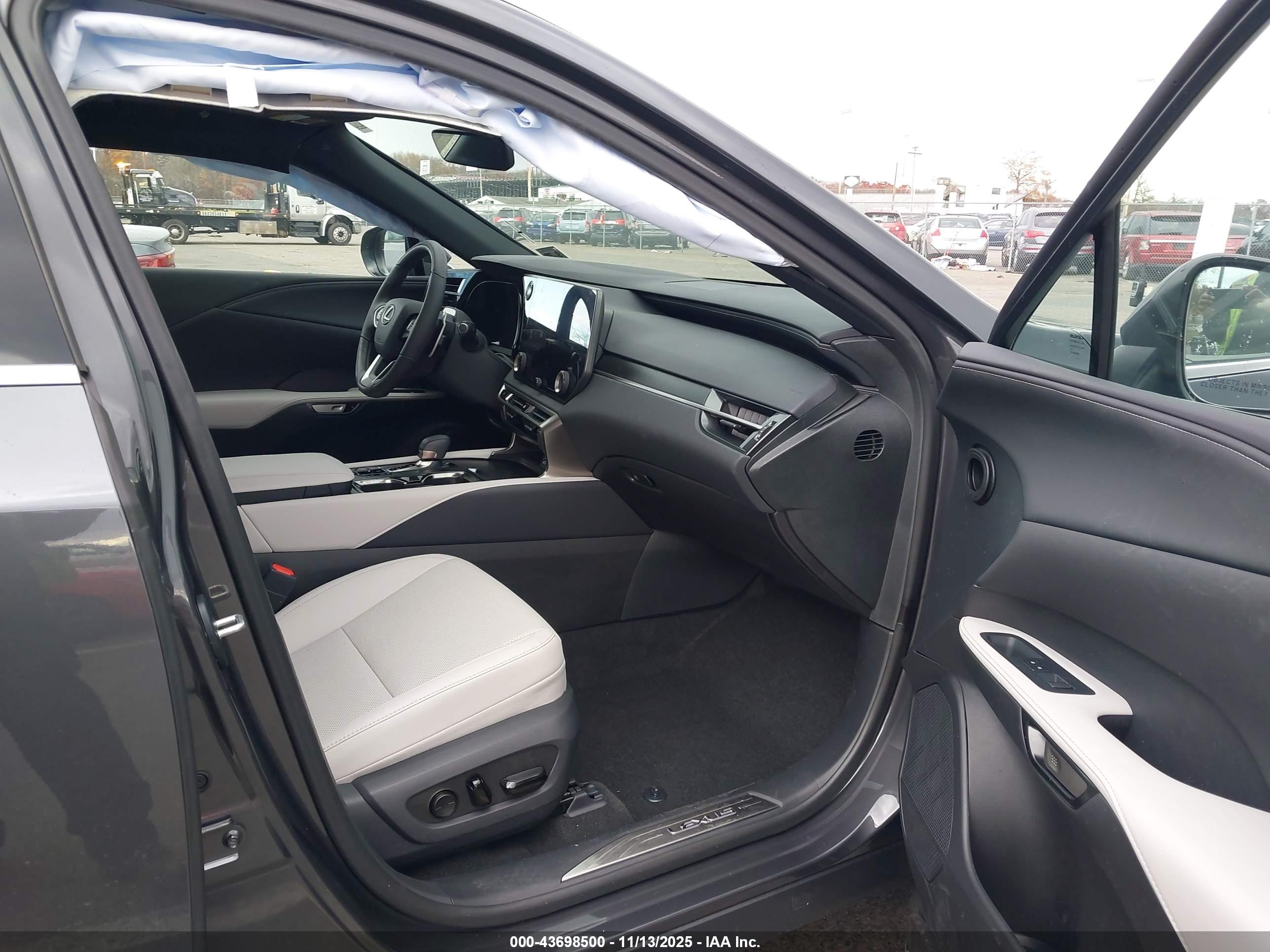 LEXUS RX image 5