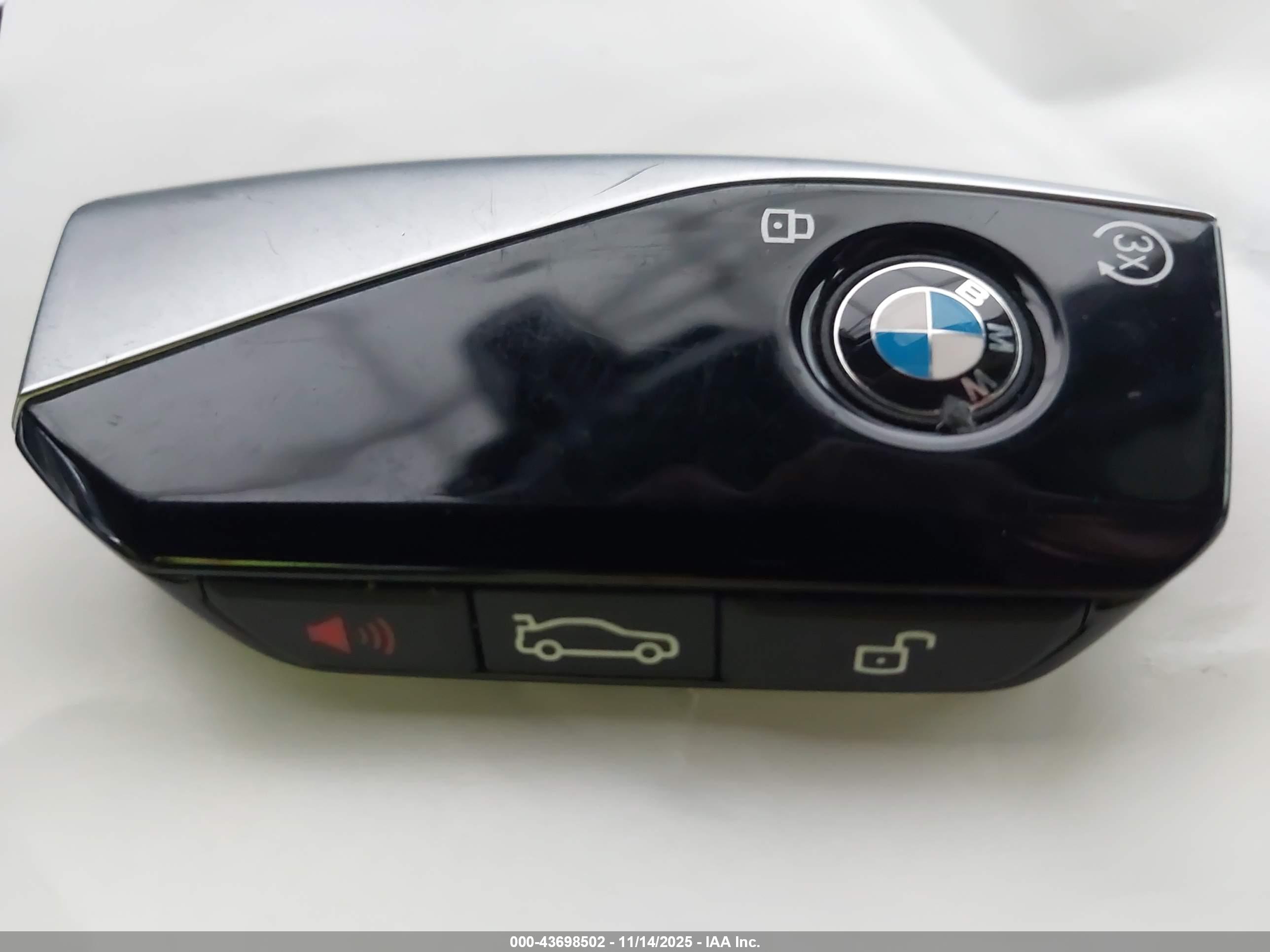 BMW 740 image 11