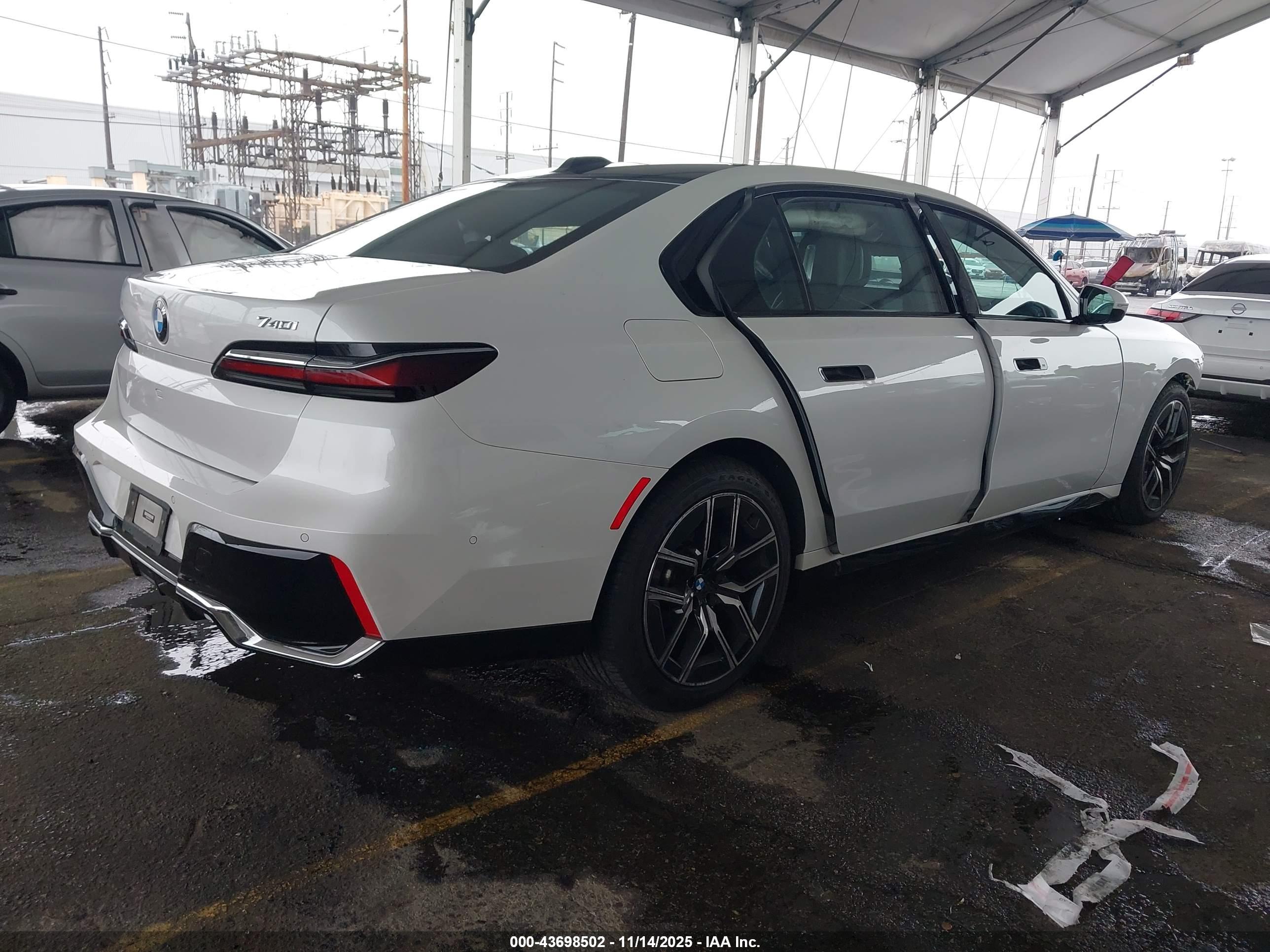BMW 740 image 4