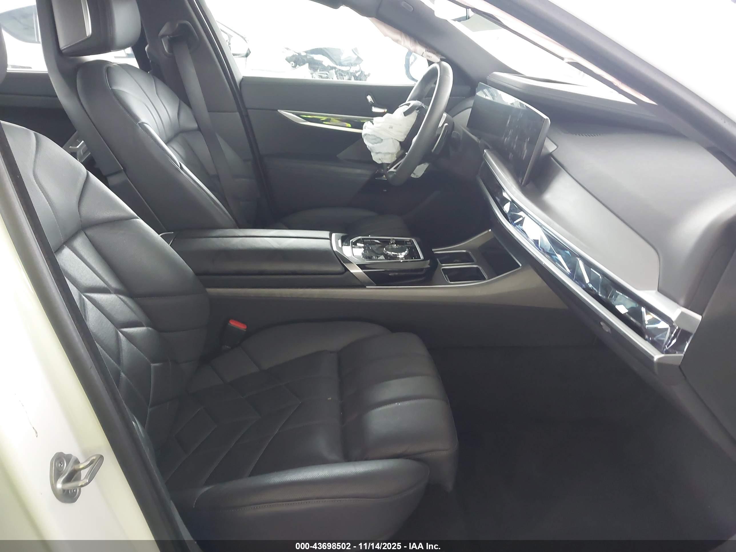 BMW 740 image 5