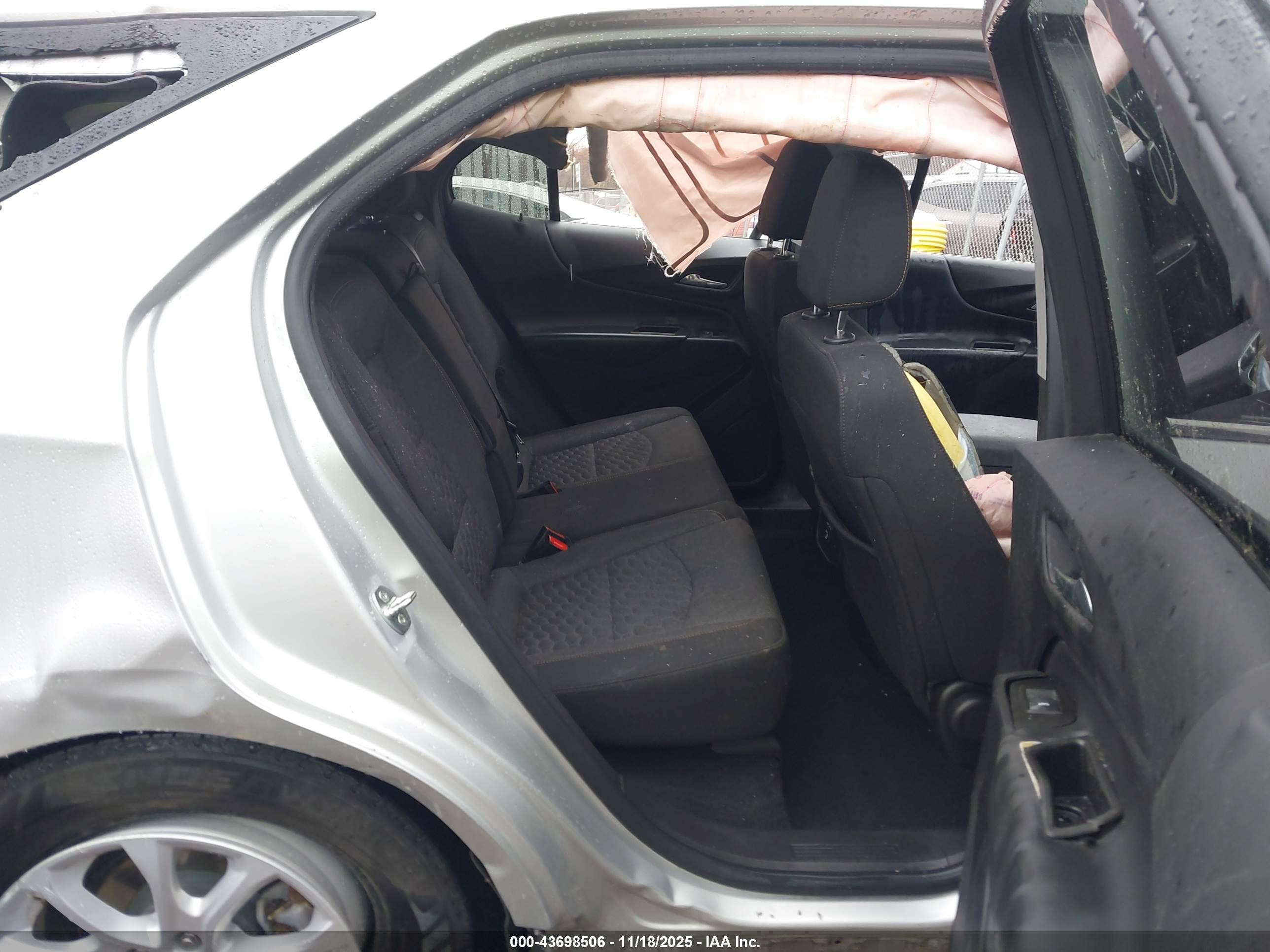 CHEVROLET EQUINOX image 8