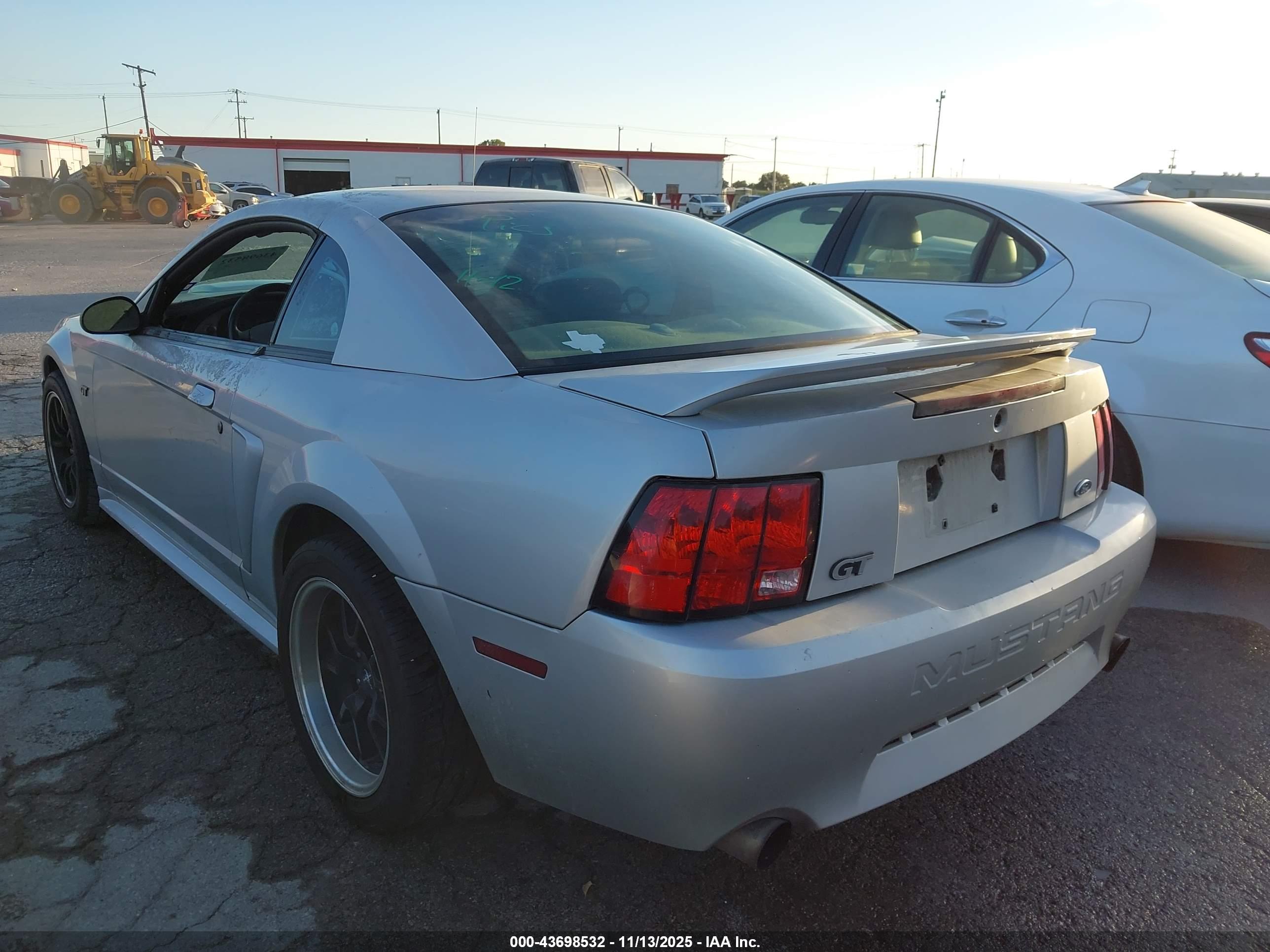FORD MUSTANG image 3