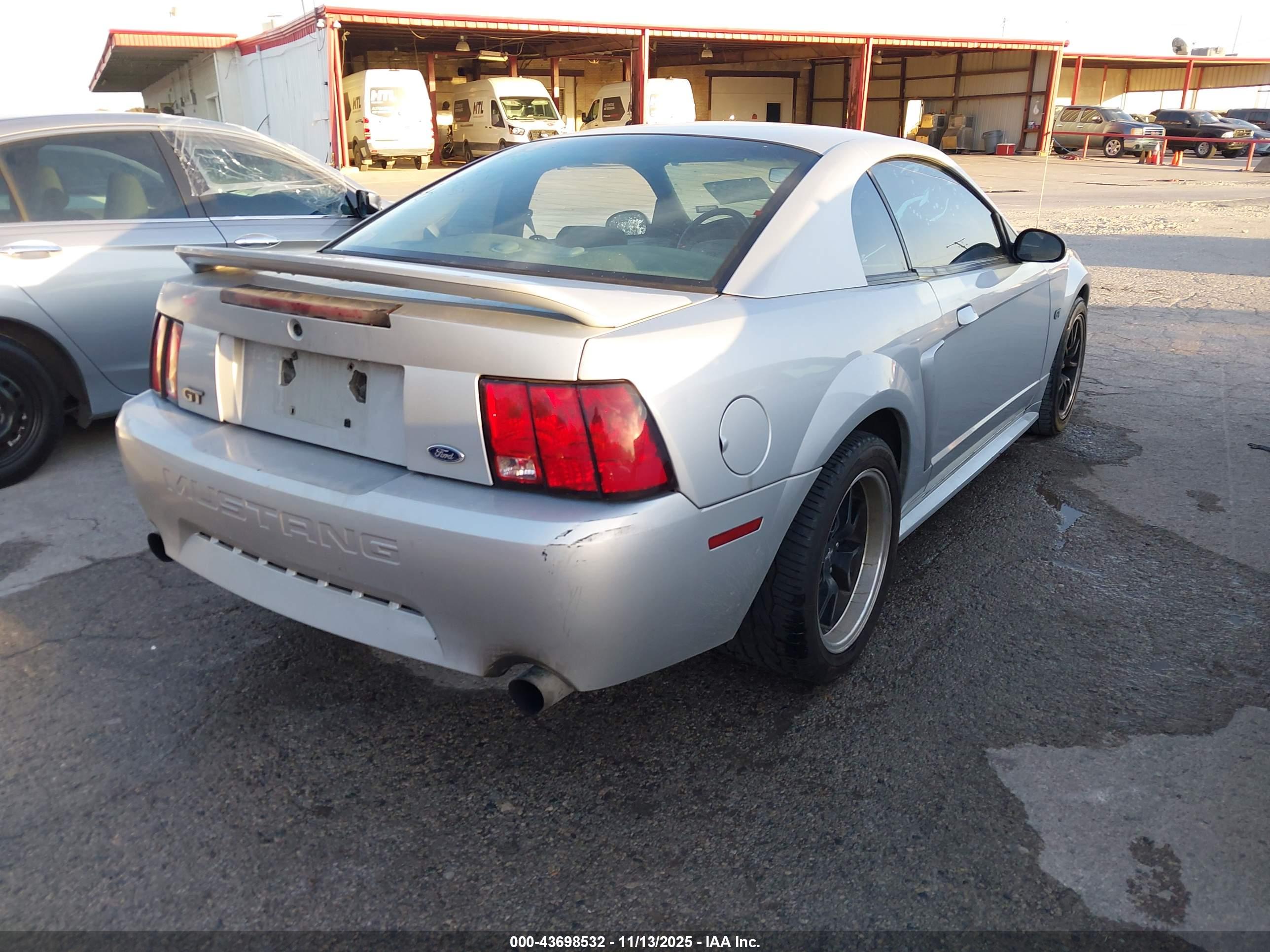 FORD MUSTANG image 4